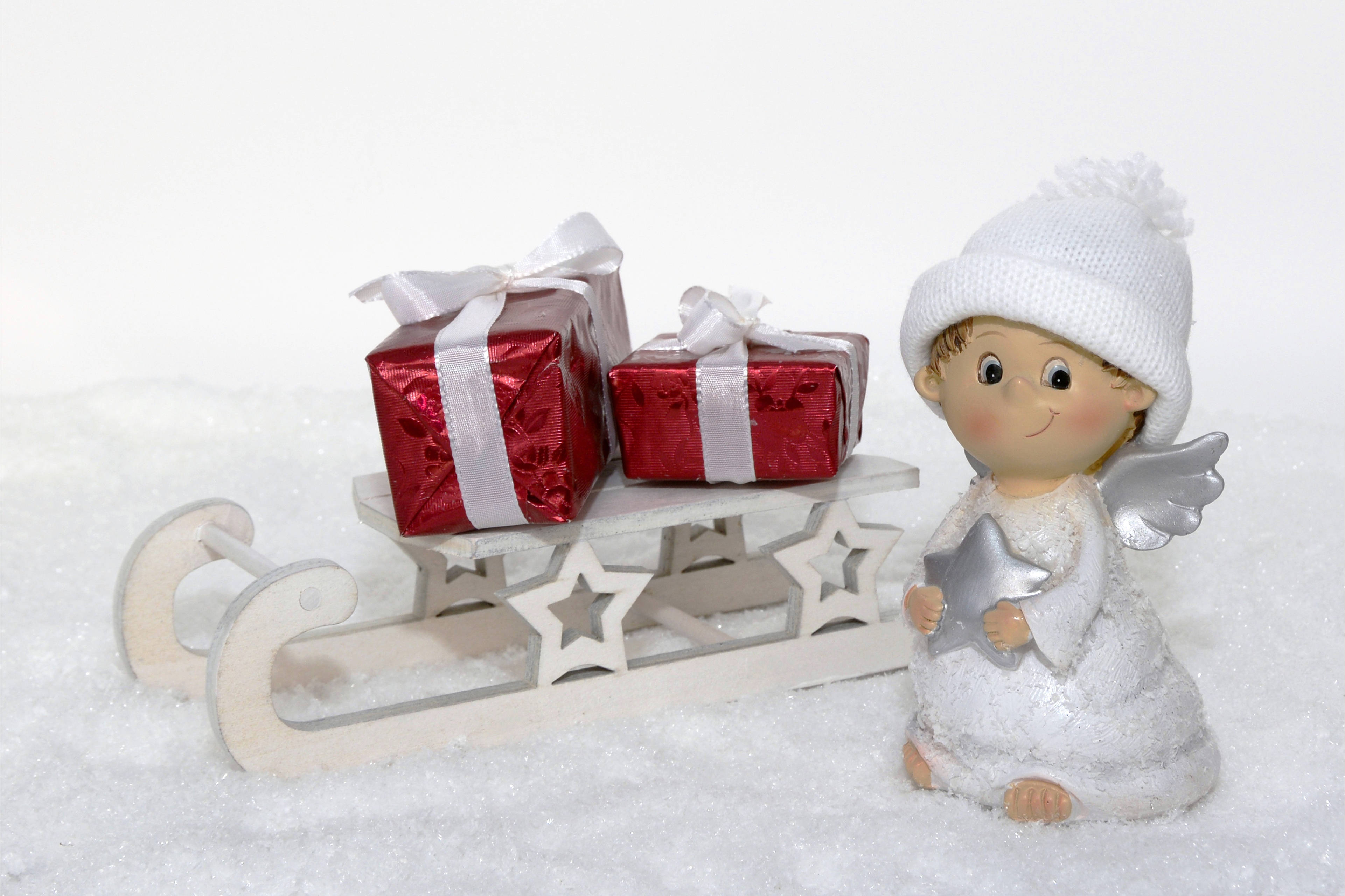 クリスマスエンジェルとそりと贈り物 壁紙