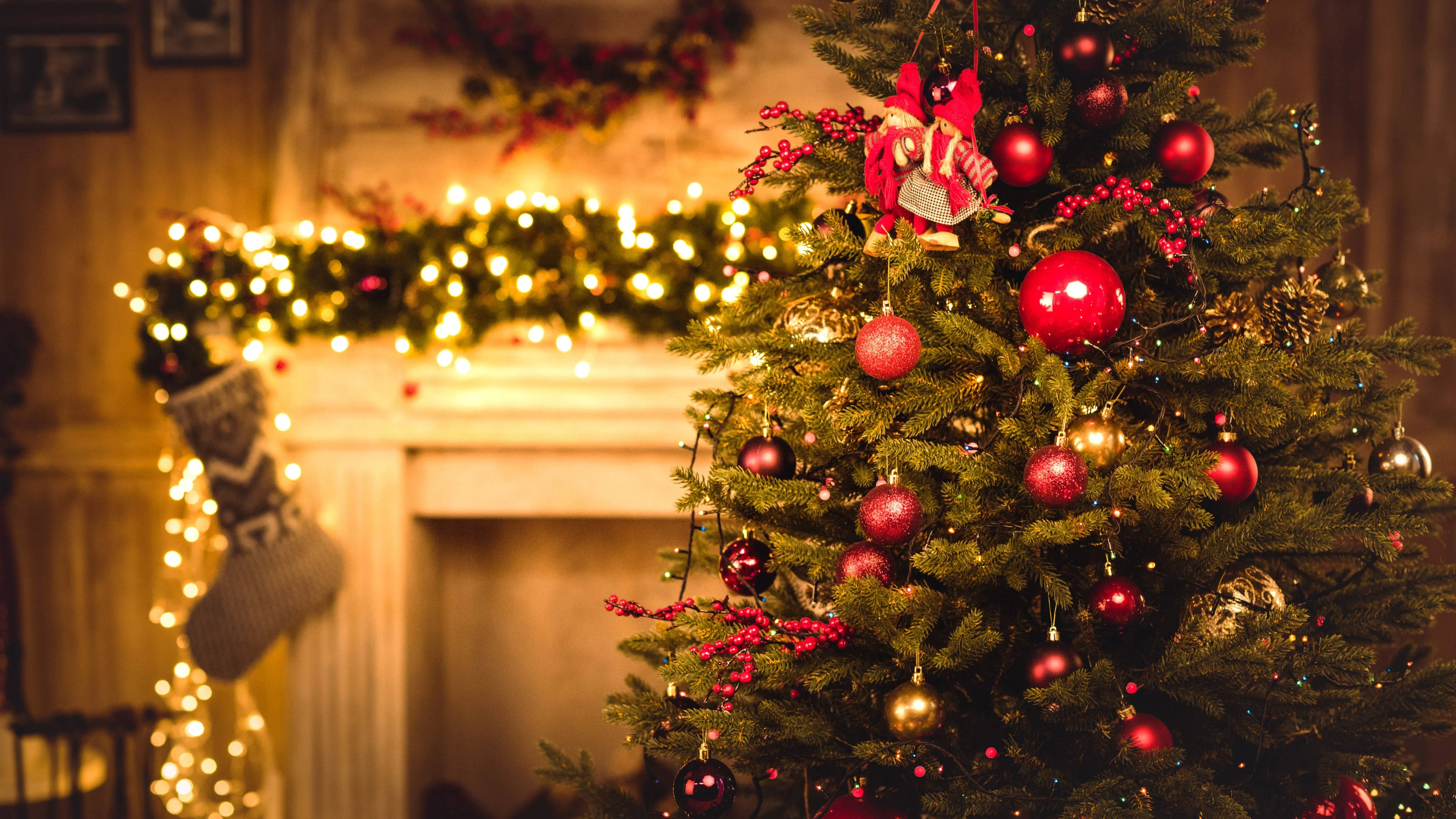 クールで心地よいクリスマスツリーのデスクトップ 壁紙