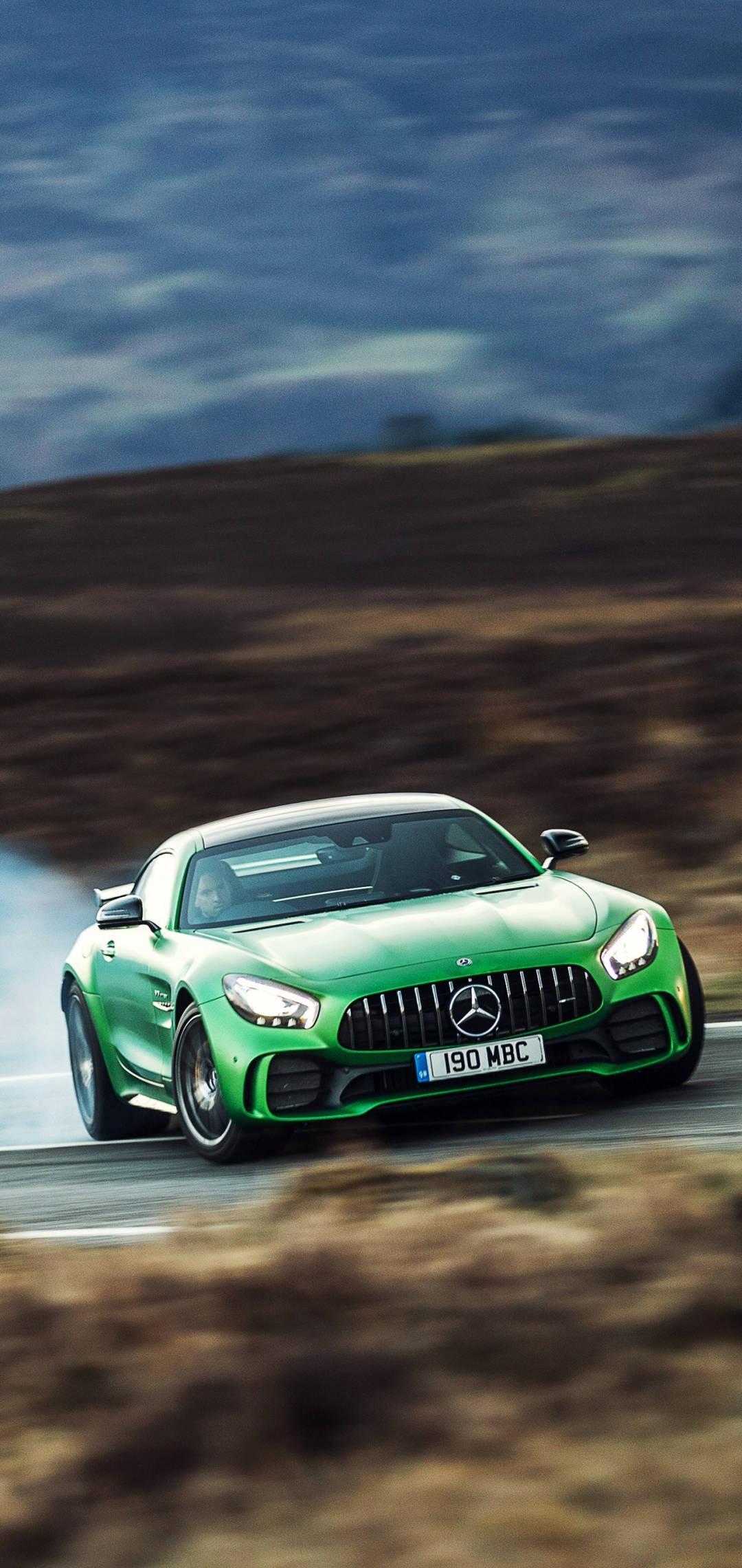 グリーン メルセデス AMG レーシング iPhone 壁紙