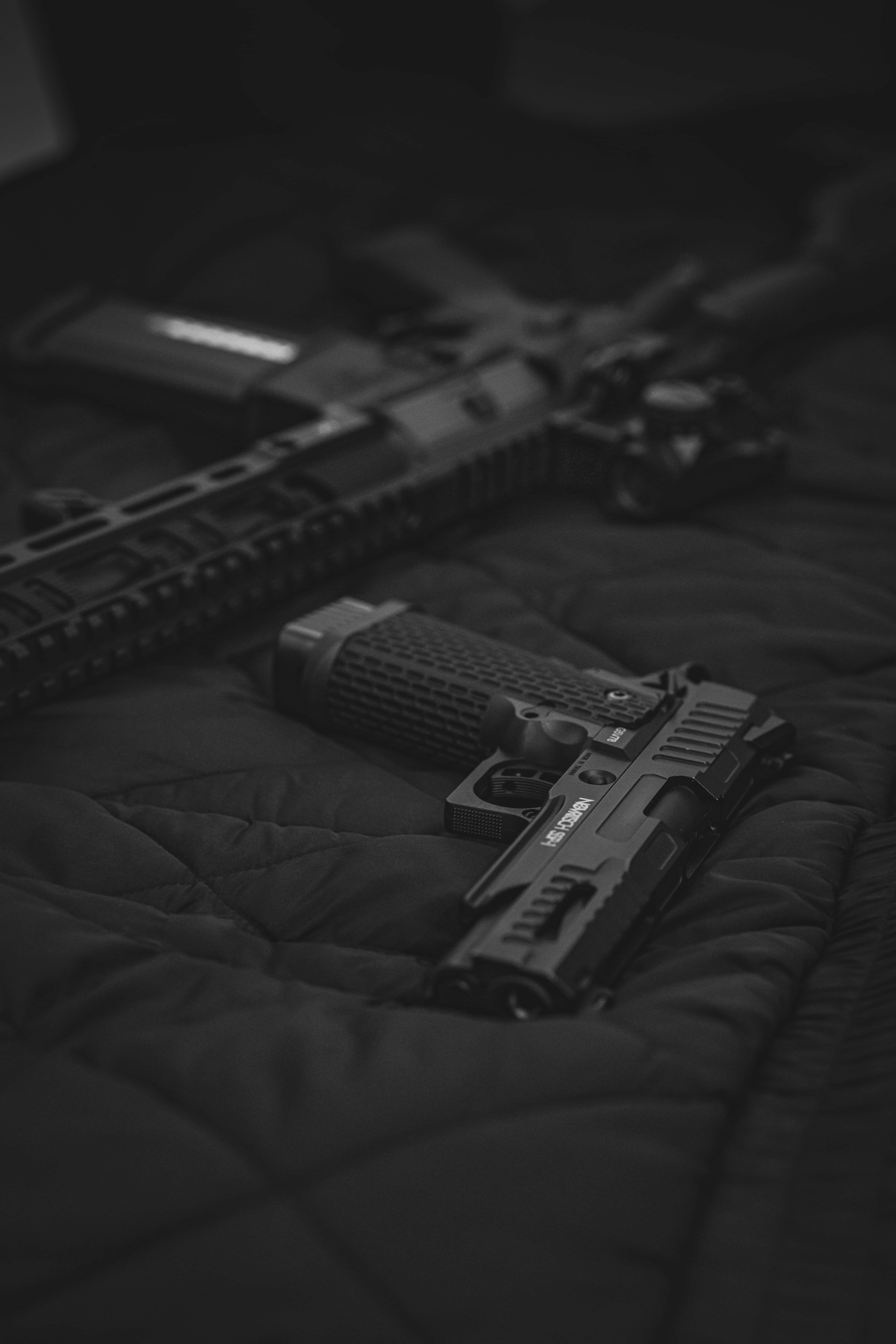 ゲットー・フッド 二丁の銃 壁紙