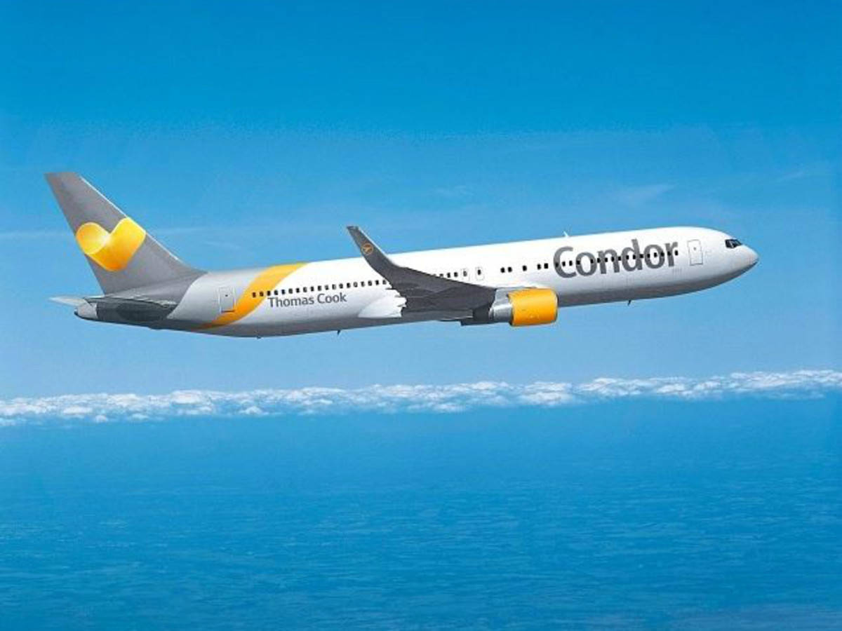コンドル航空の飛行機、海の上を飛ぶ 壁紙