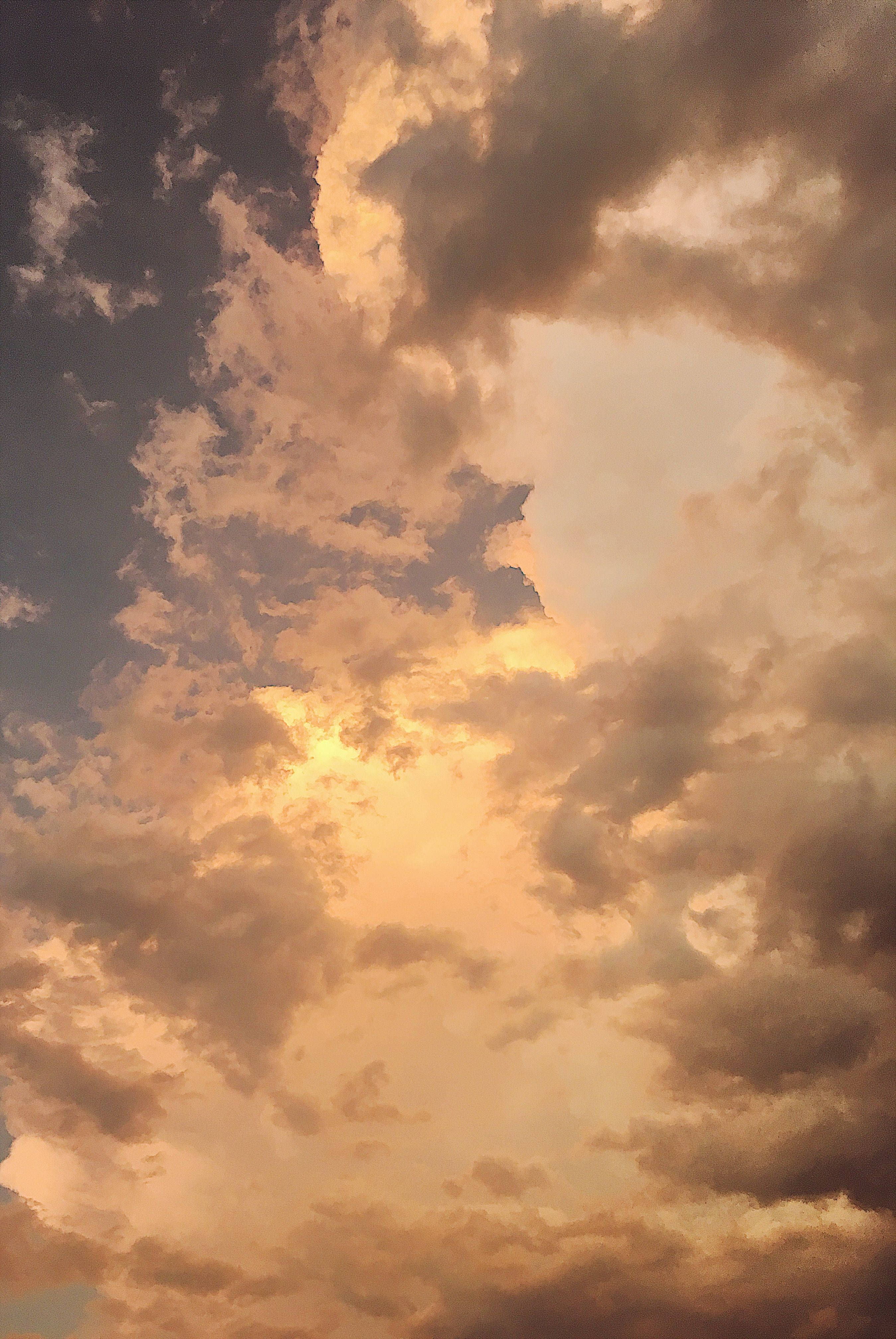 ゴールドの美しい空 壁紙