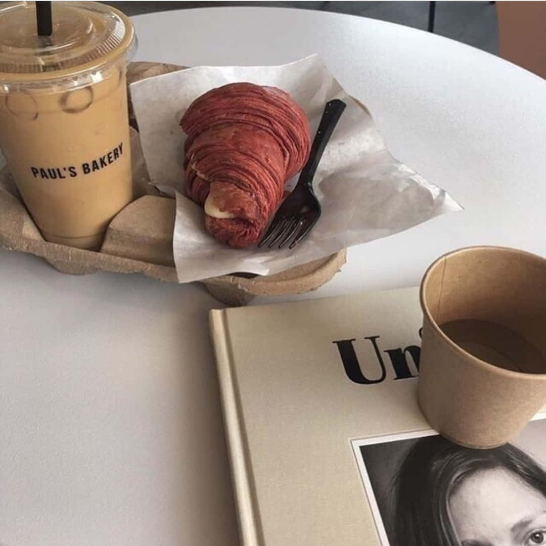テーブルの上のコーヒーカップ 壁紙