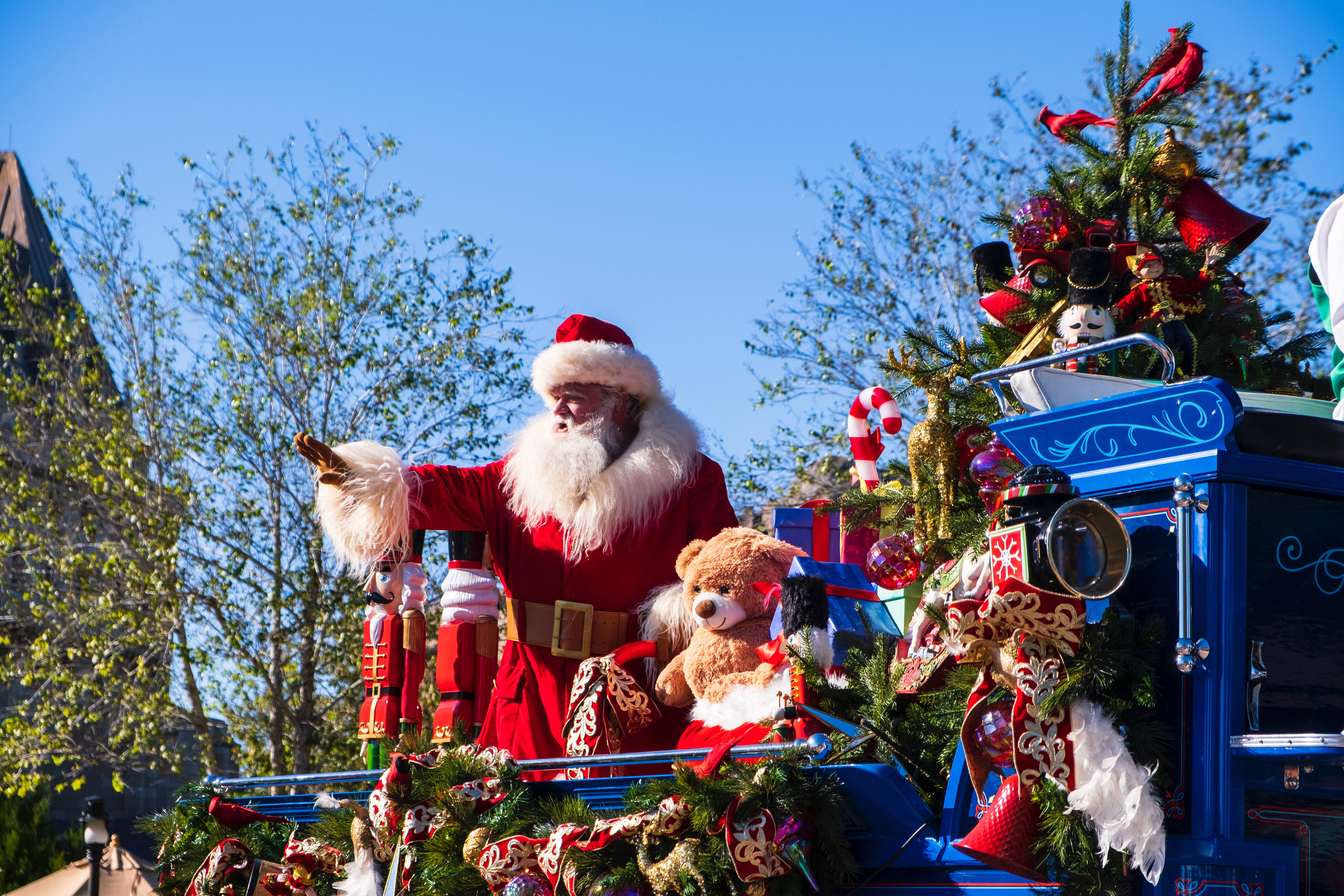 ディズニークリスマスパレードとサンタクロース 壁紙