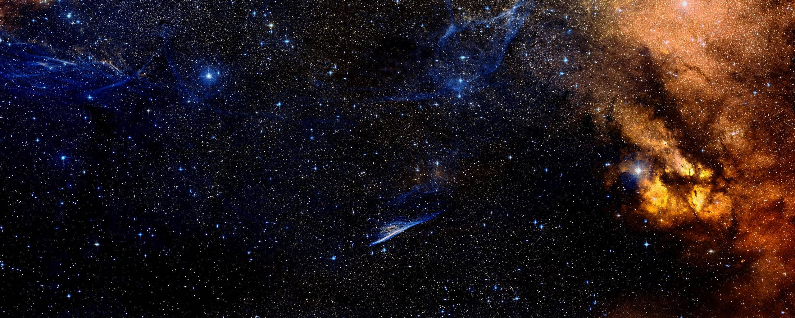 デュアルモニターで広がる宇宙の絶景 壁紙