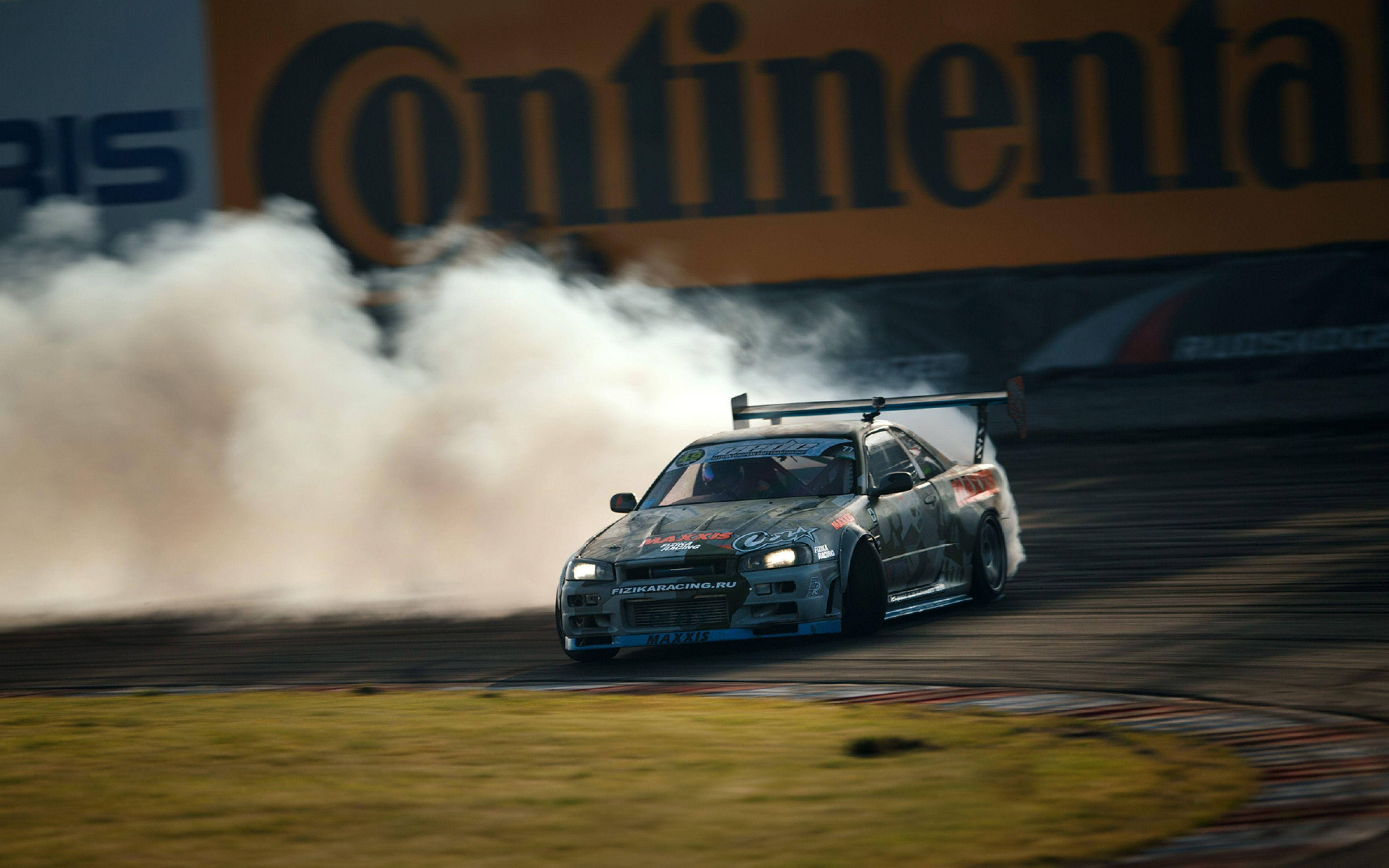 ドリフトカー 日産スカイライン GTR R34 壁紙