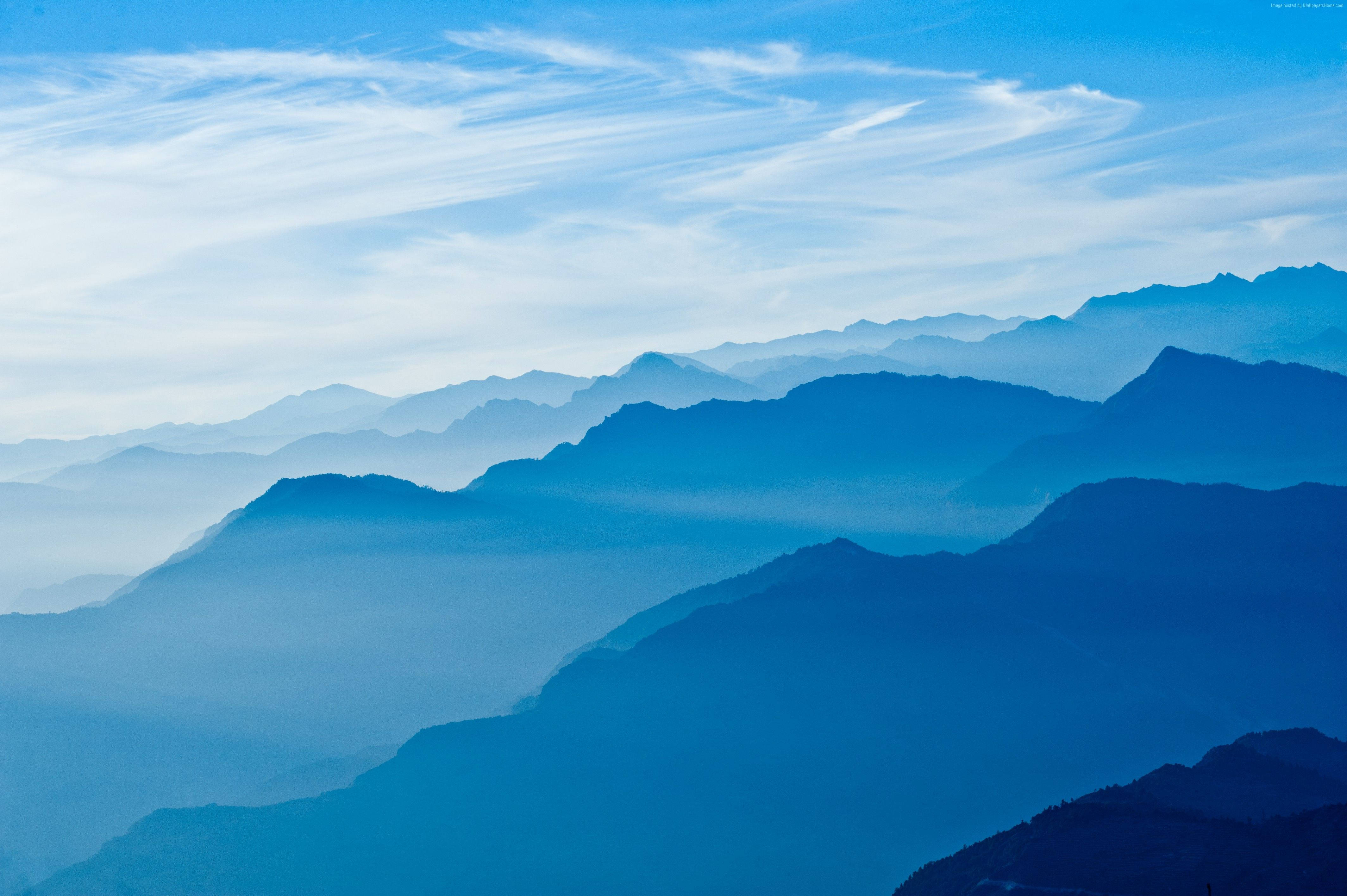 ネパールの山々と澄んだ空 壁紙