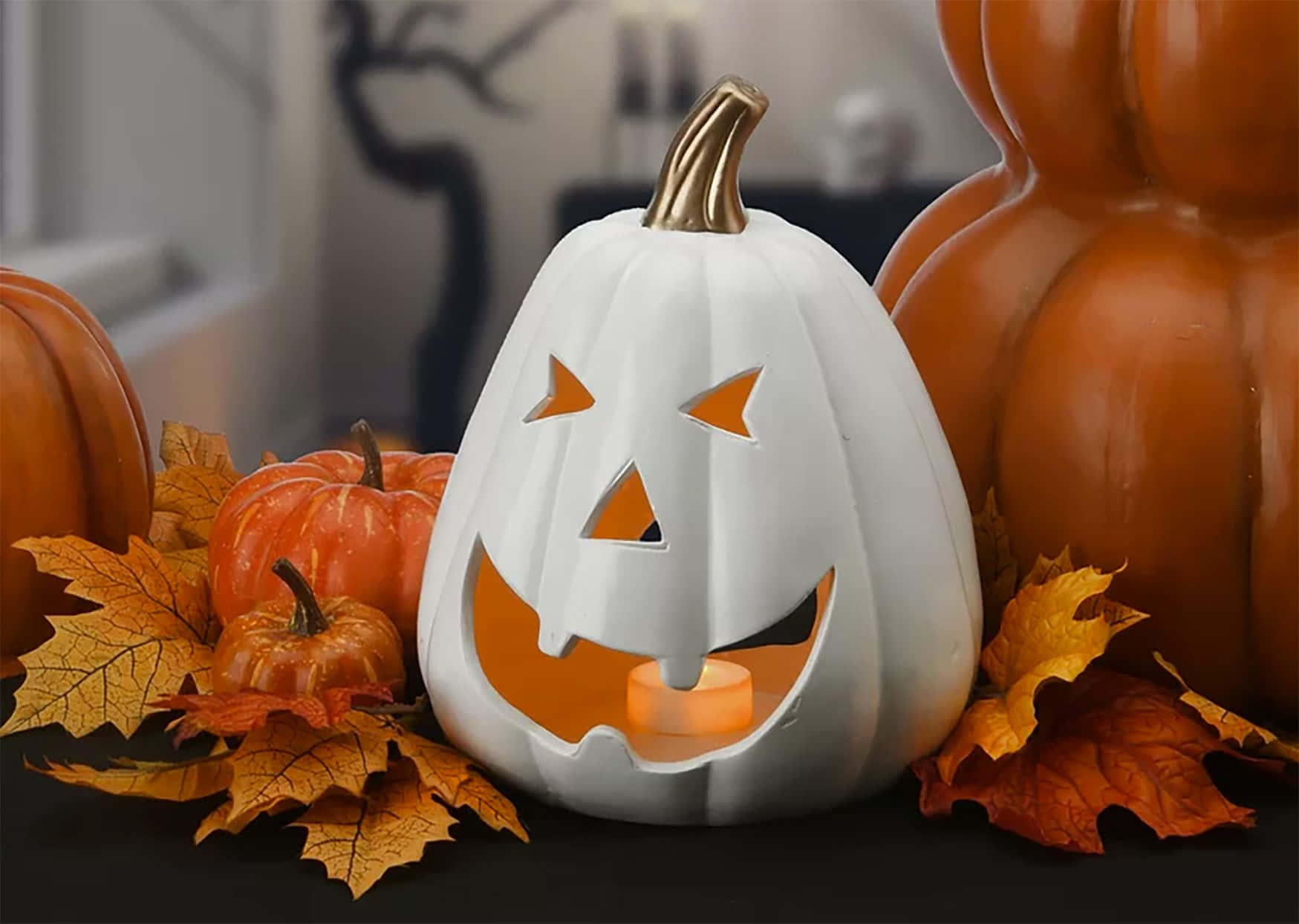 ハロウィンのかぼちゃ背景 白い顔 壁紙