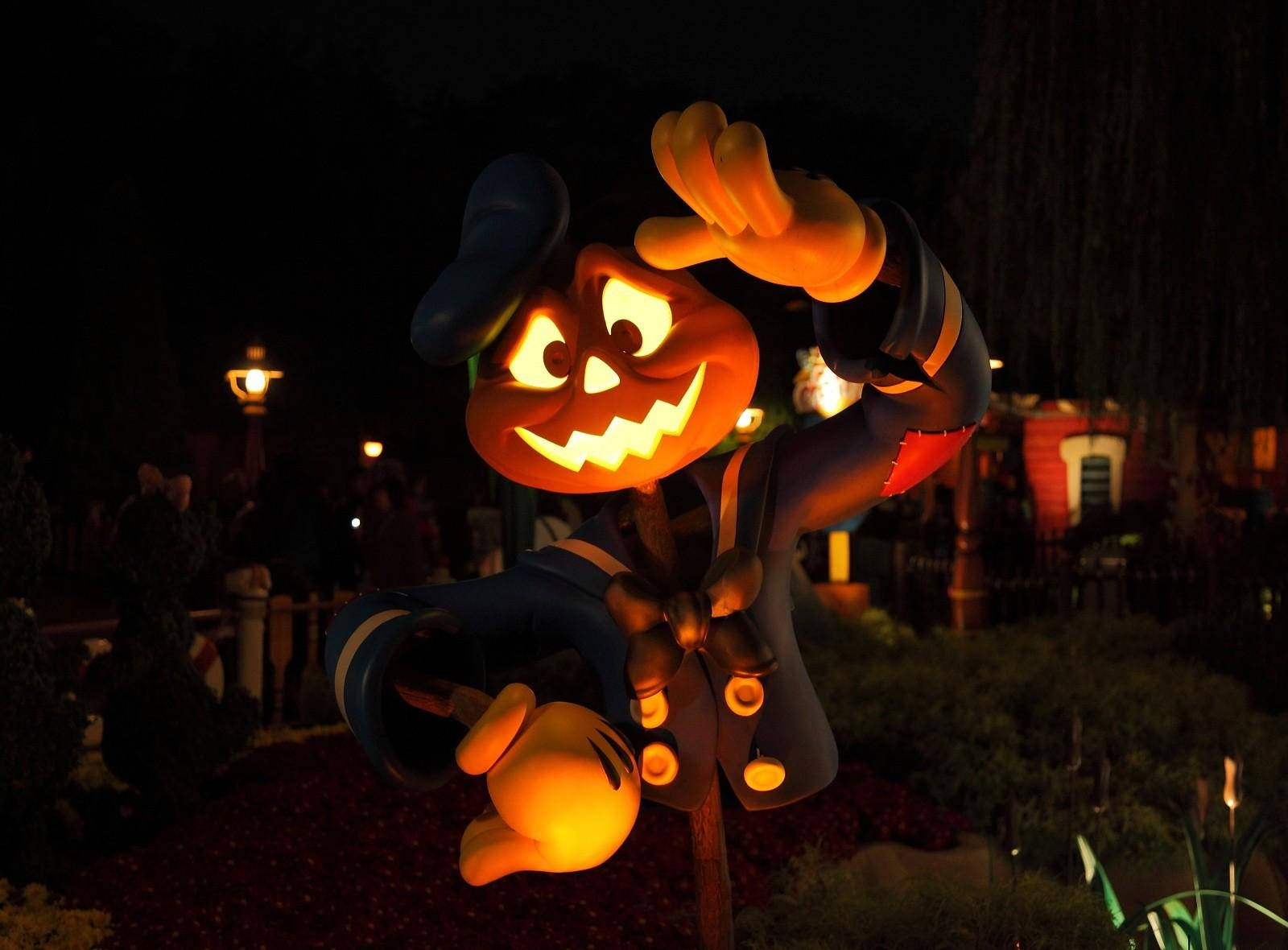 ハロウィンの夜、カボチャの船で夜の海を進もう！ 壁紙