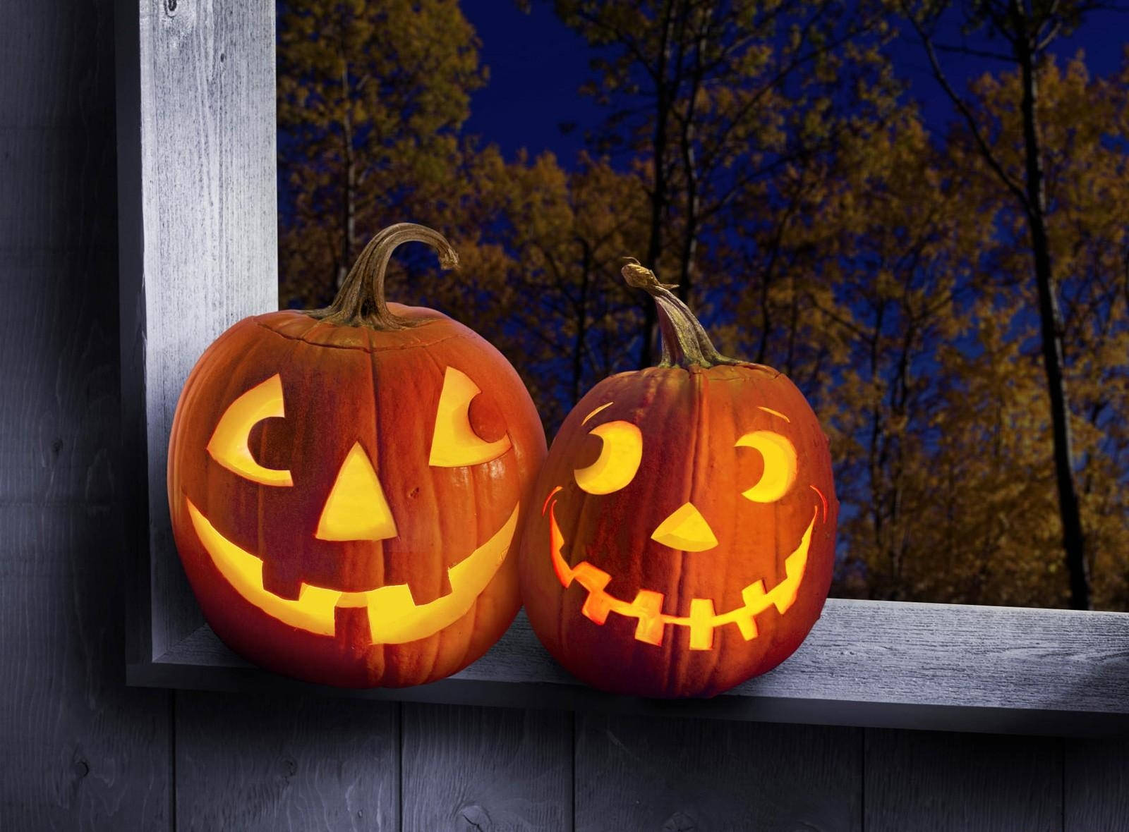 ハロウィンの準備はできましたか？笑顔のかぼちゃたち！ 壁紙