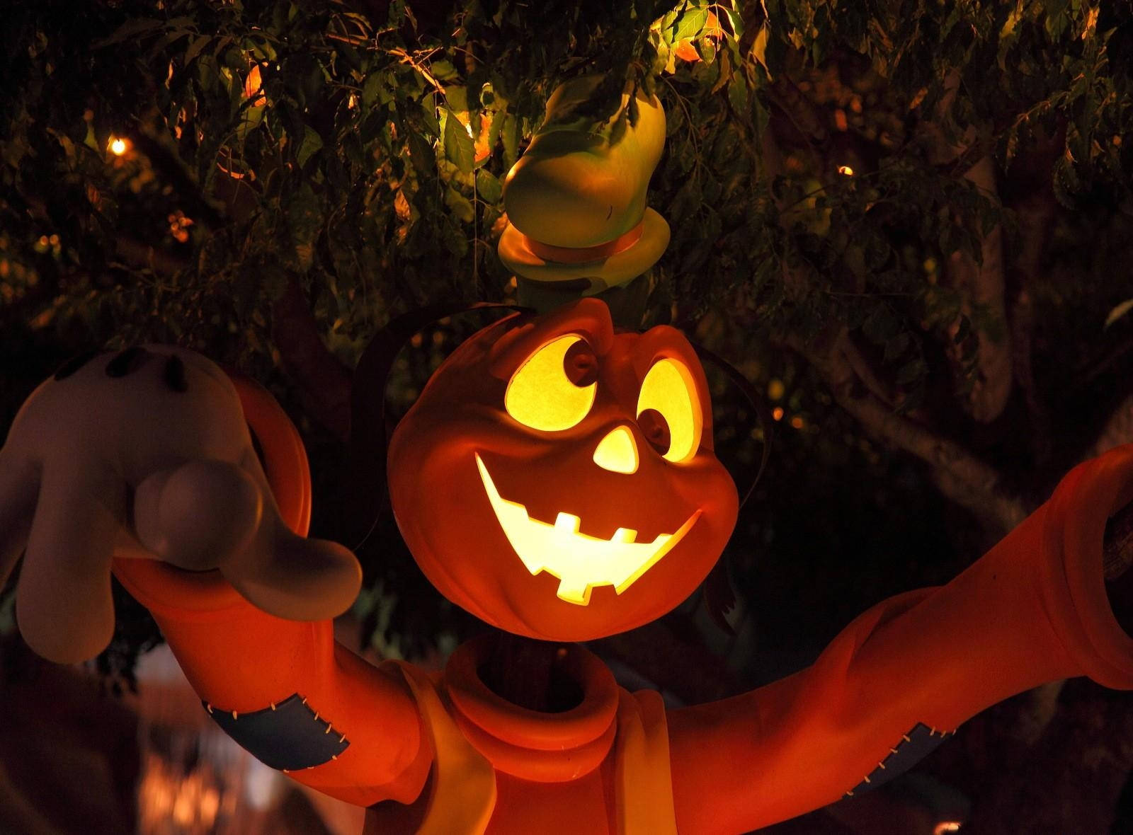 ハロウィンコスチュームを着たキャラクター 壁紙