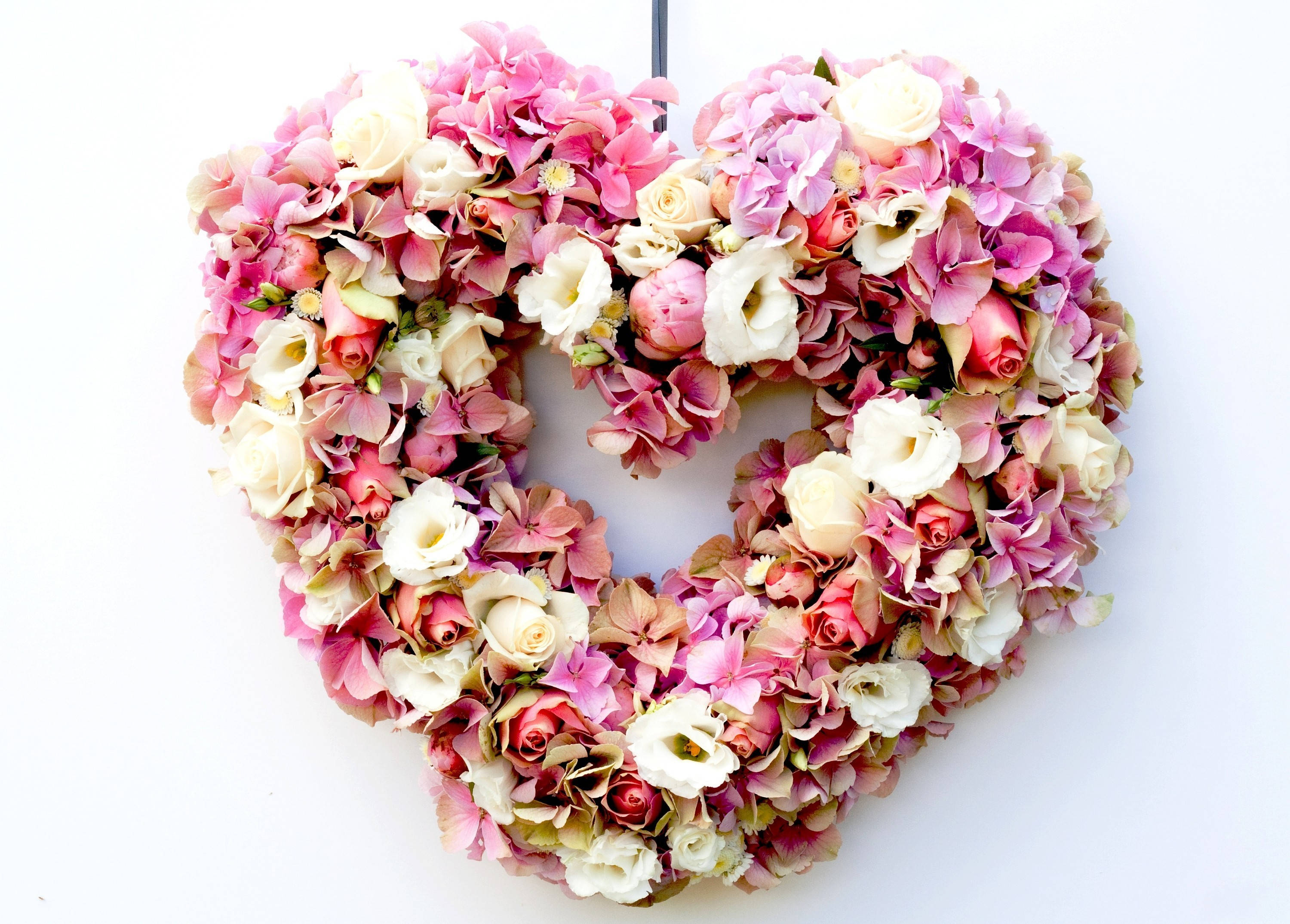 バレンタインのピンクの花のハート 壁紙