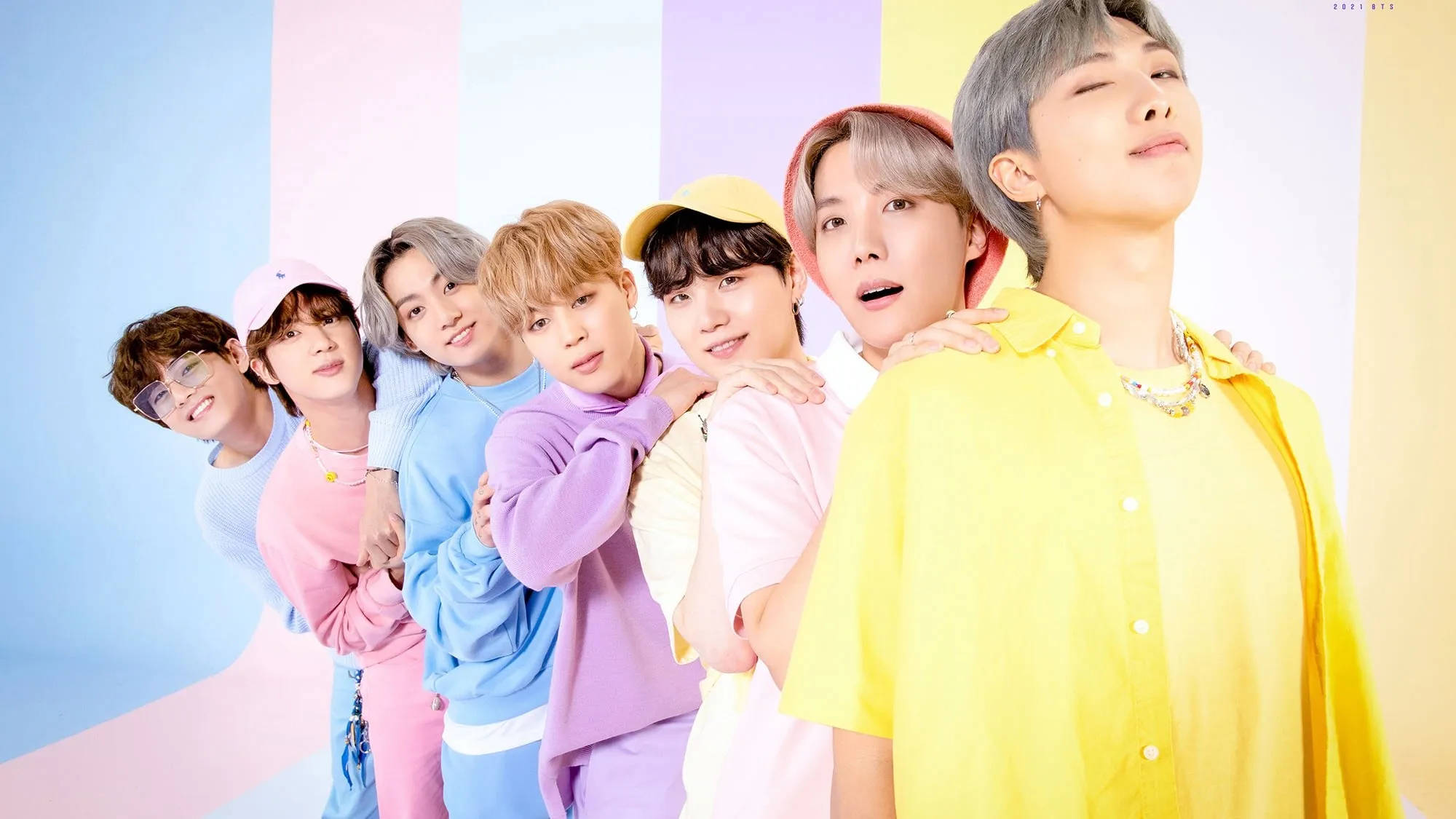 パステルカラーのBTSグループが並ぶ可愛い壁紙 壁紙