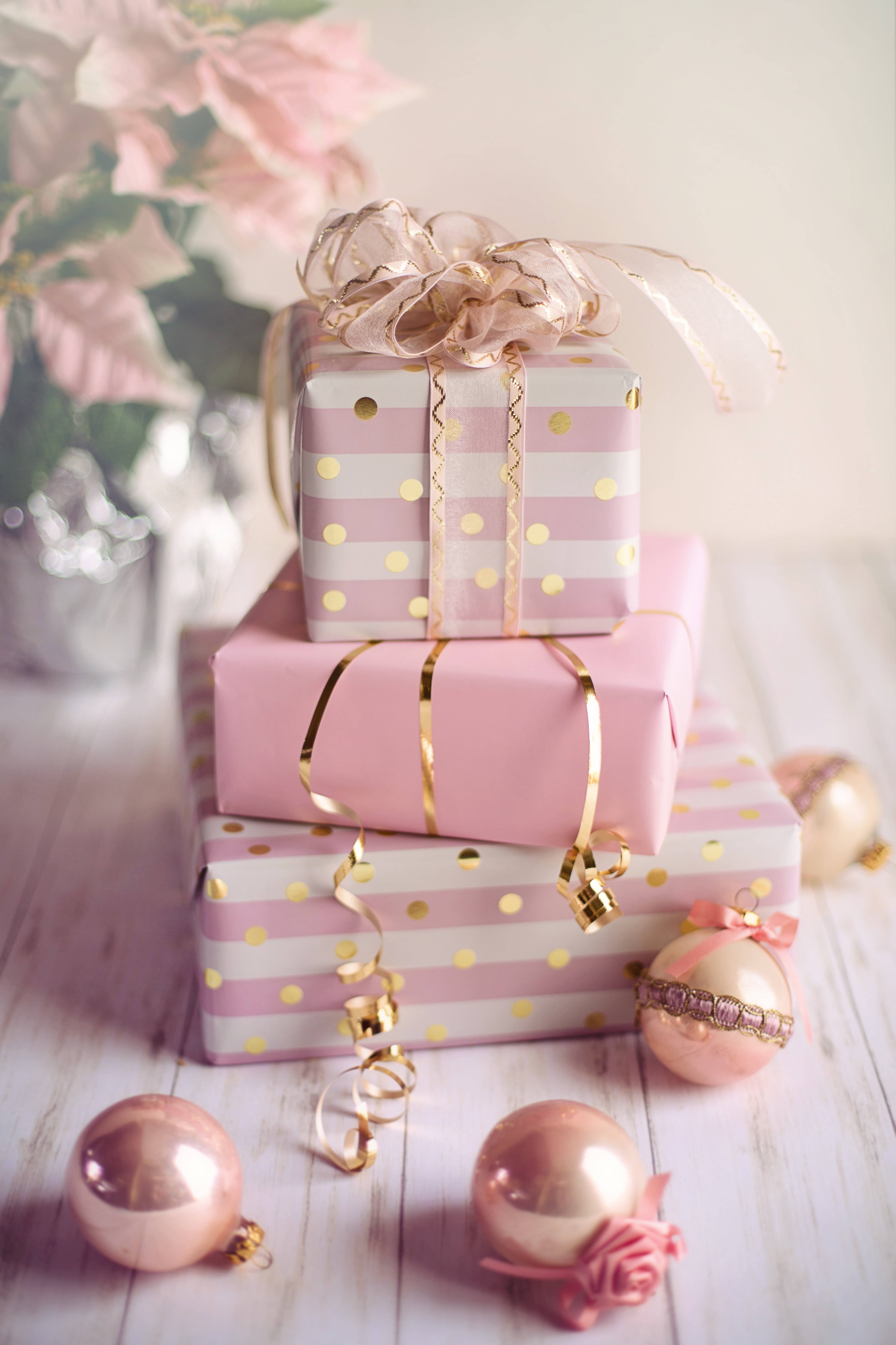 ピンクのクリスマスプレゼント 壁紙