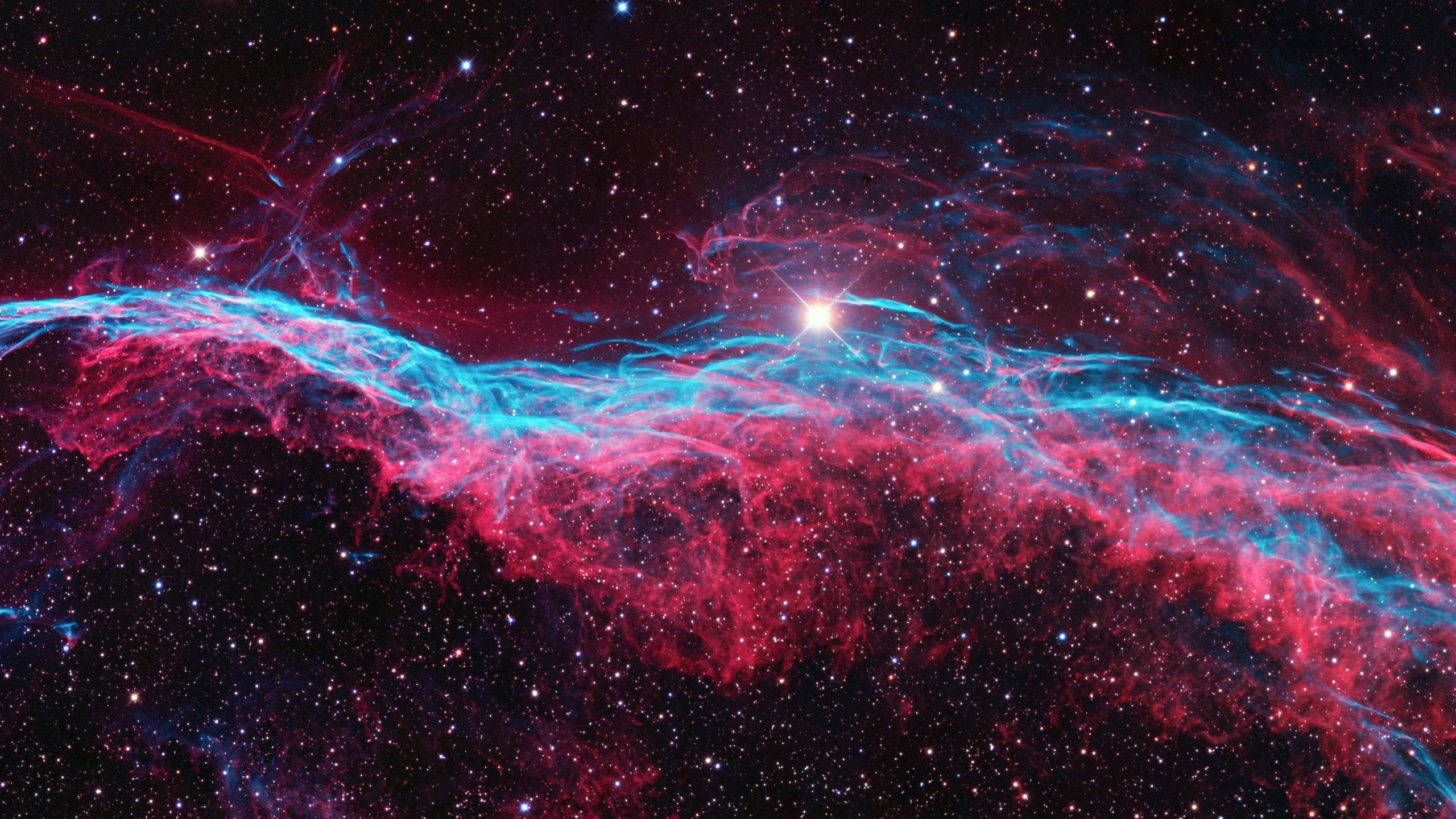 ピンクの星雲 宇宙 2560x1440 壁紙