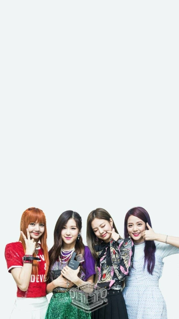 高い白いネガティブスペースの前でのブラックピンクメンバーのK-POP壁紙 — Blackpink 壁紙