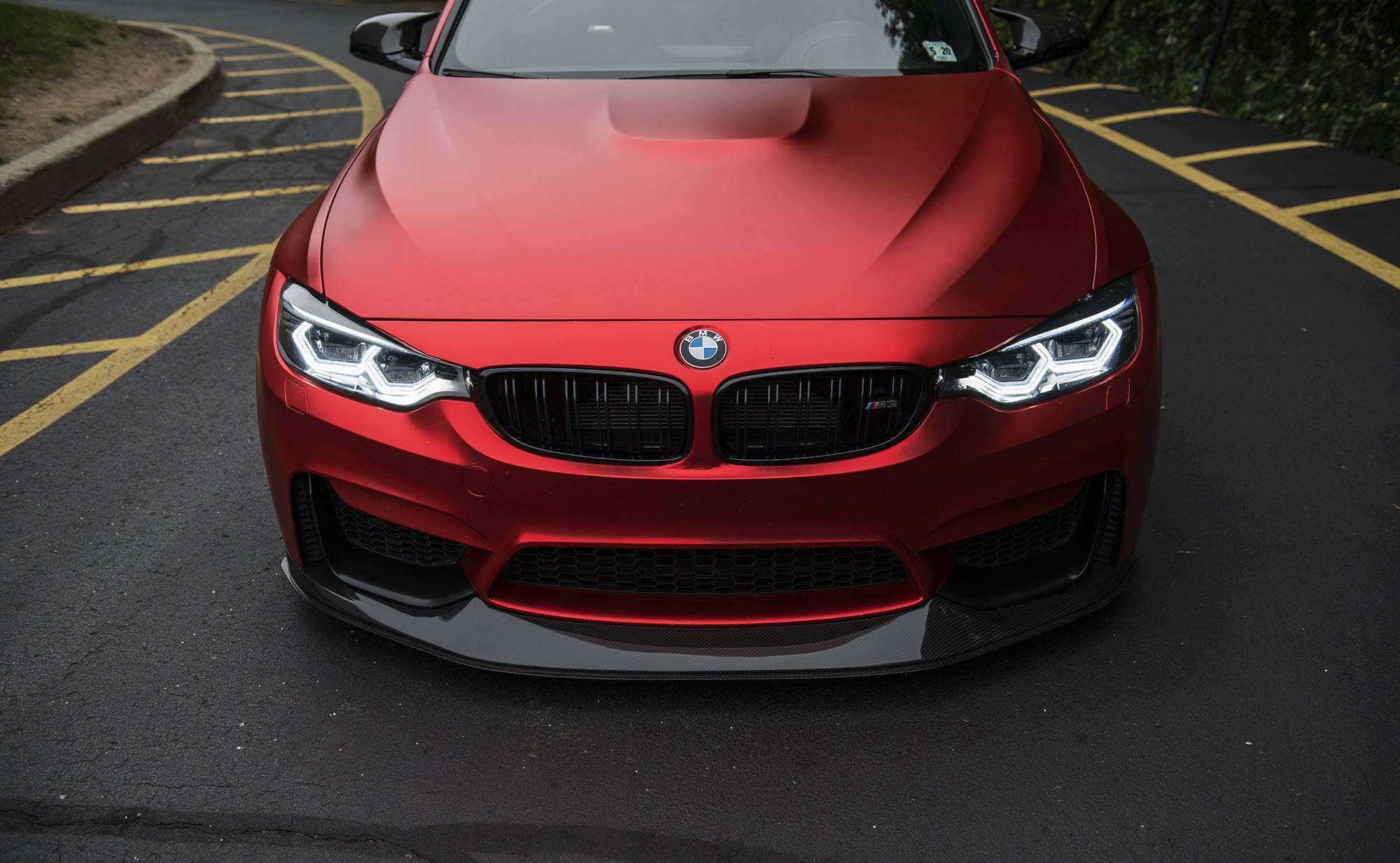 マットレッドのBMW M3 ラップトップ 壁紙