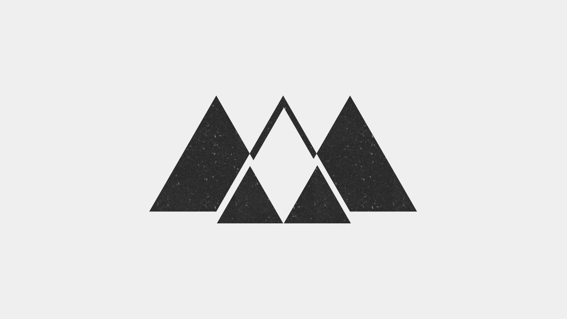 ミニマルな三角形の山の壁紙