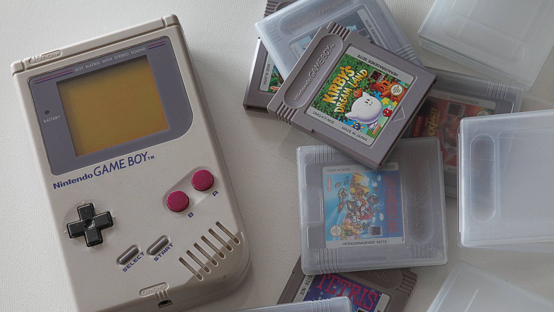 レトロなゲームボーイとカートリッジコレクション 壁紙