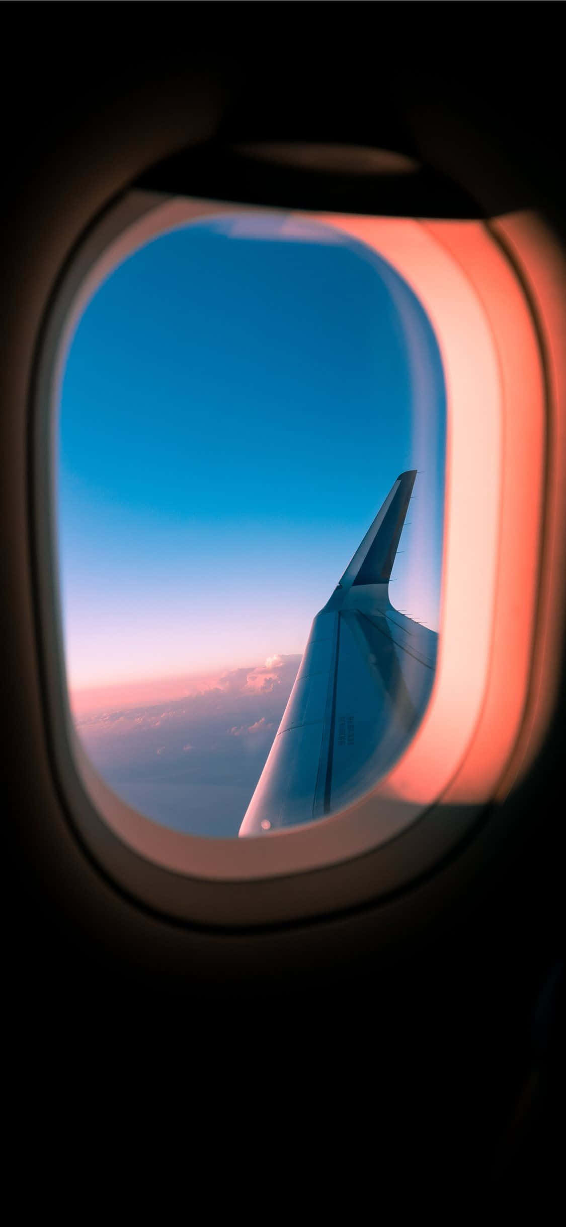 上空からの眺め - 頭上を舞う旅客機 壁紙
