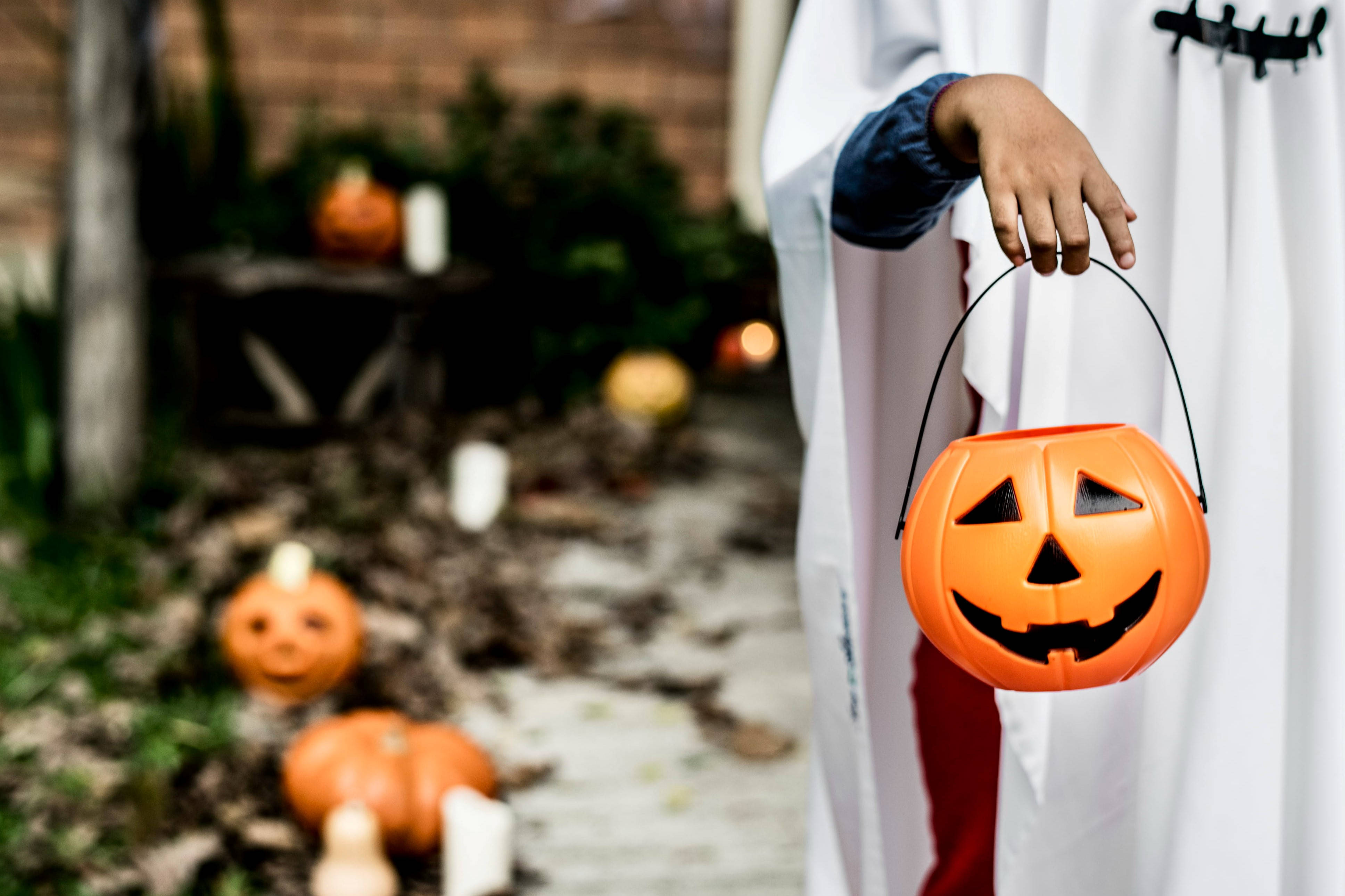 可愛いハロウィンのかぼちゃバケツ 壁紙