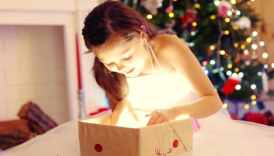 可愛い彼女へのクリスマスプレゼント 壁紙