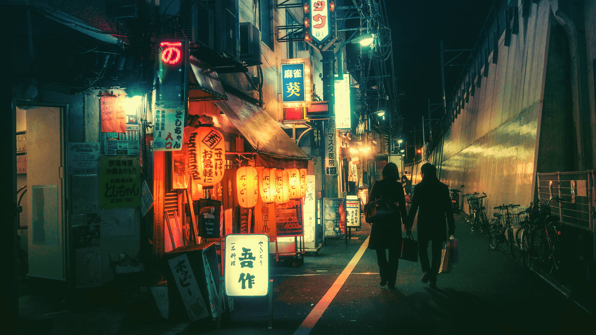 和の趣あふれる夜の街並み ほのかな霞が漂う 壁紙