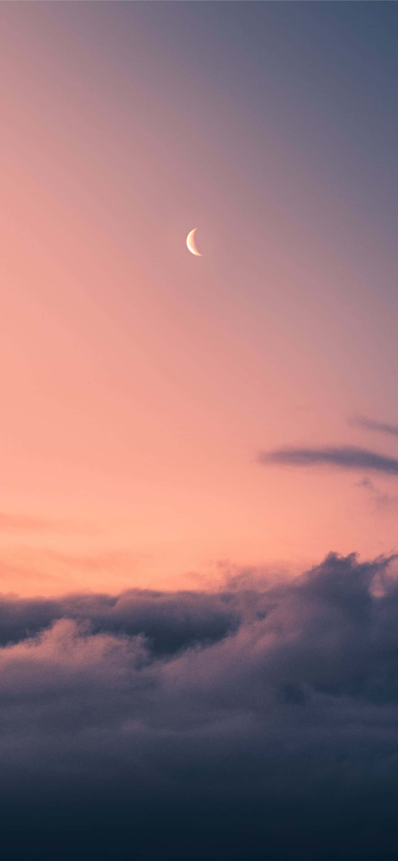 夕焼けの雲と月 壁紙