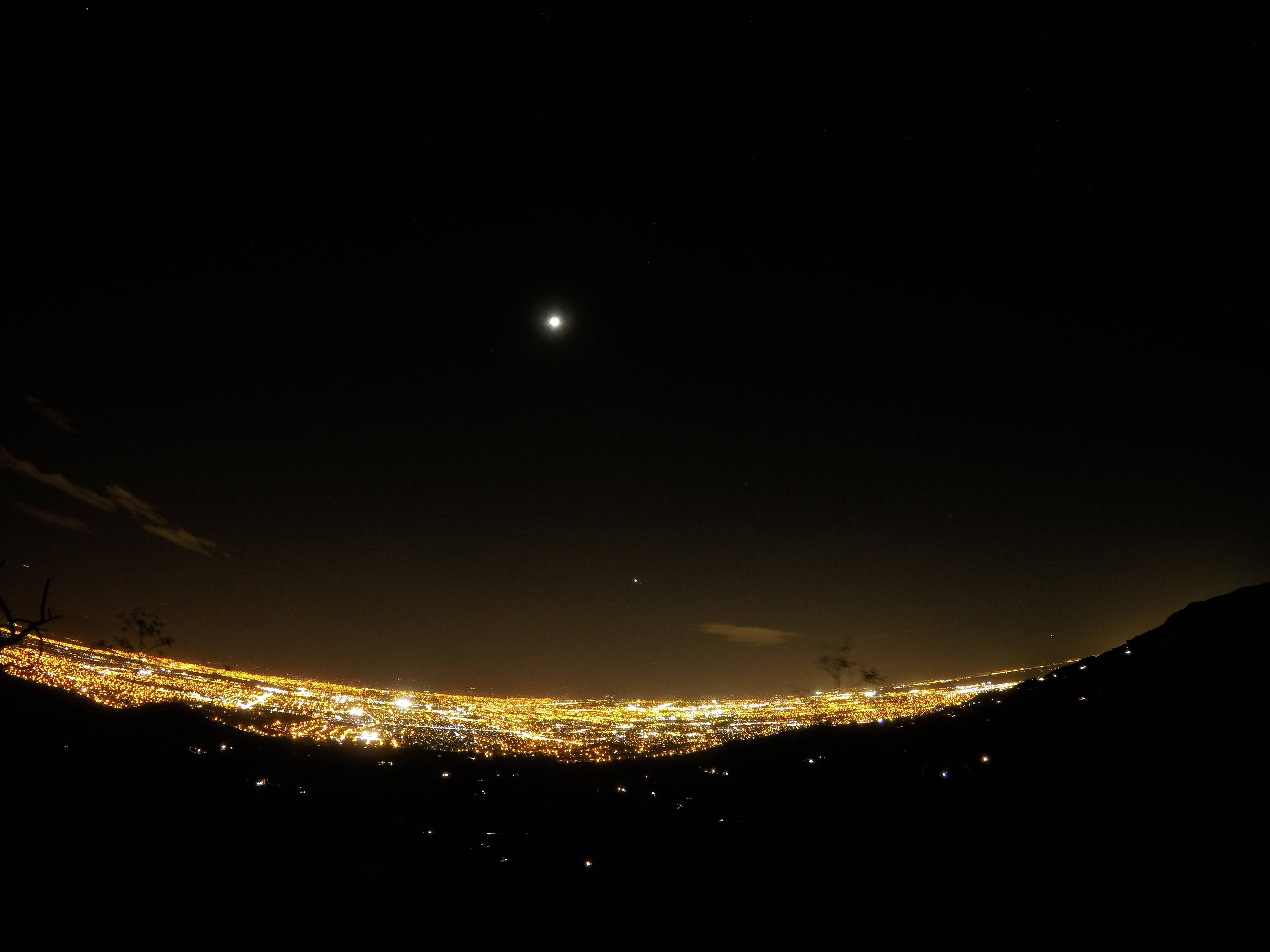 夜の街と空 壁紙