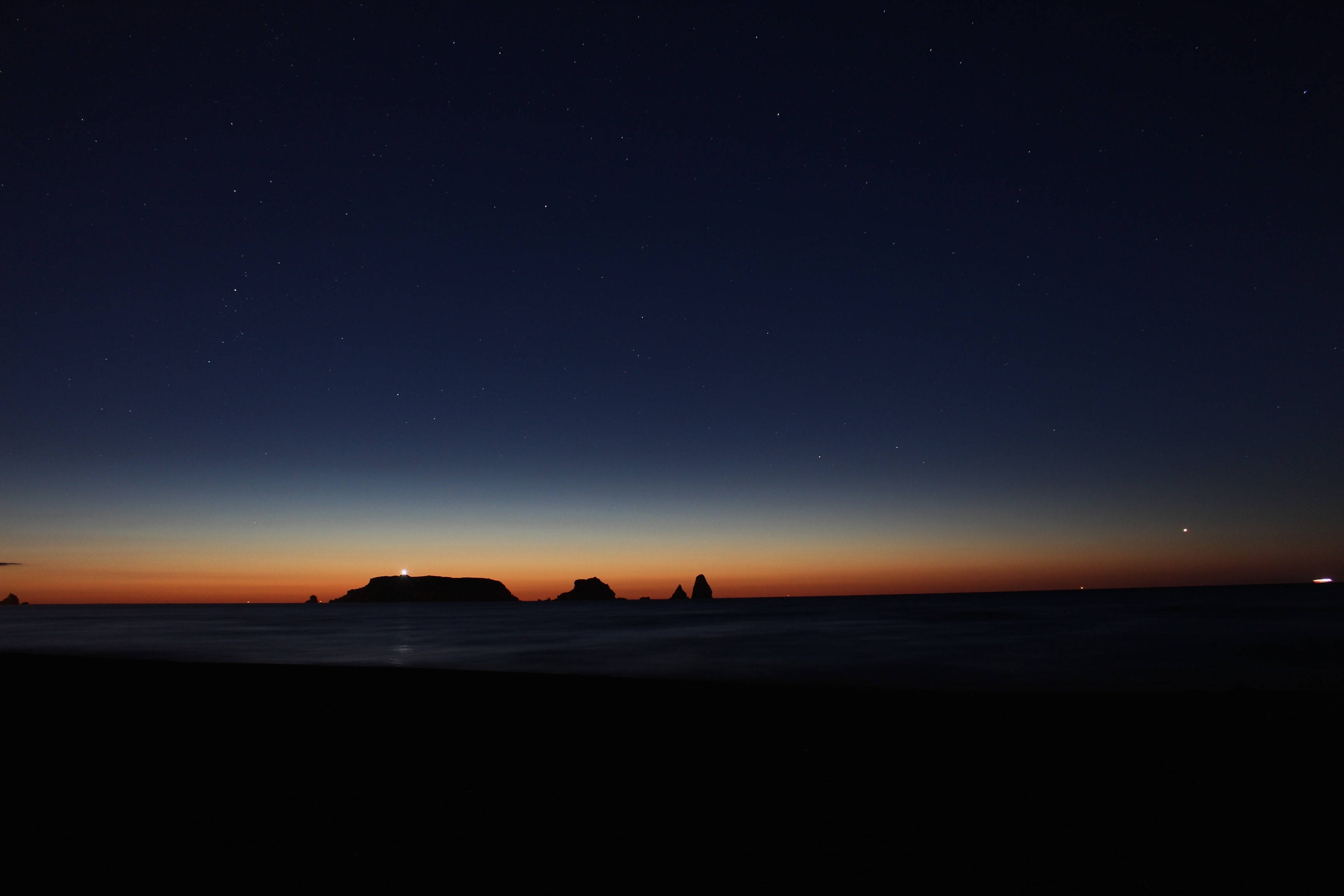 夜空の美しさに浸る || 星空という無限のキャンバス 壁紙