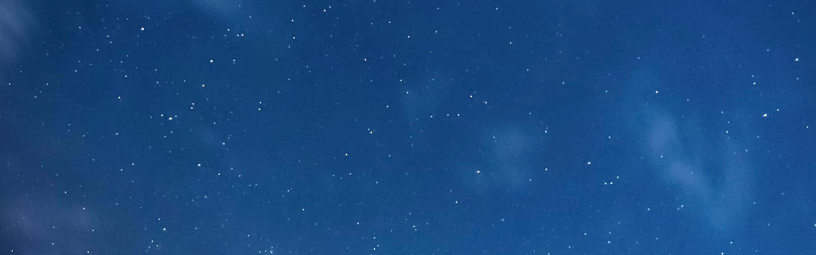 宇宙の塵雲と星々の画像 壁紙