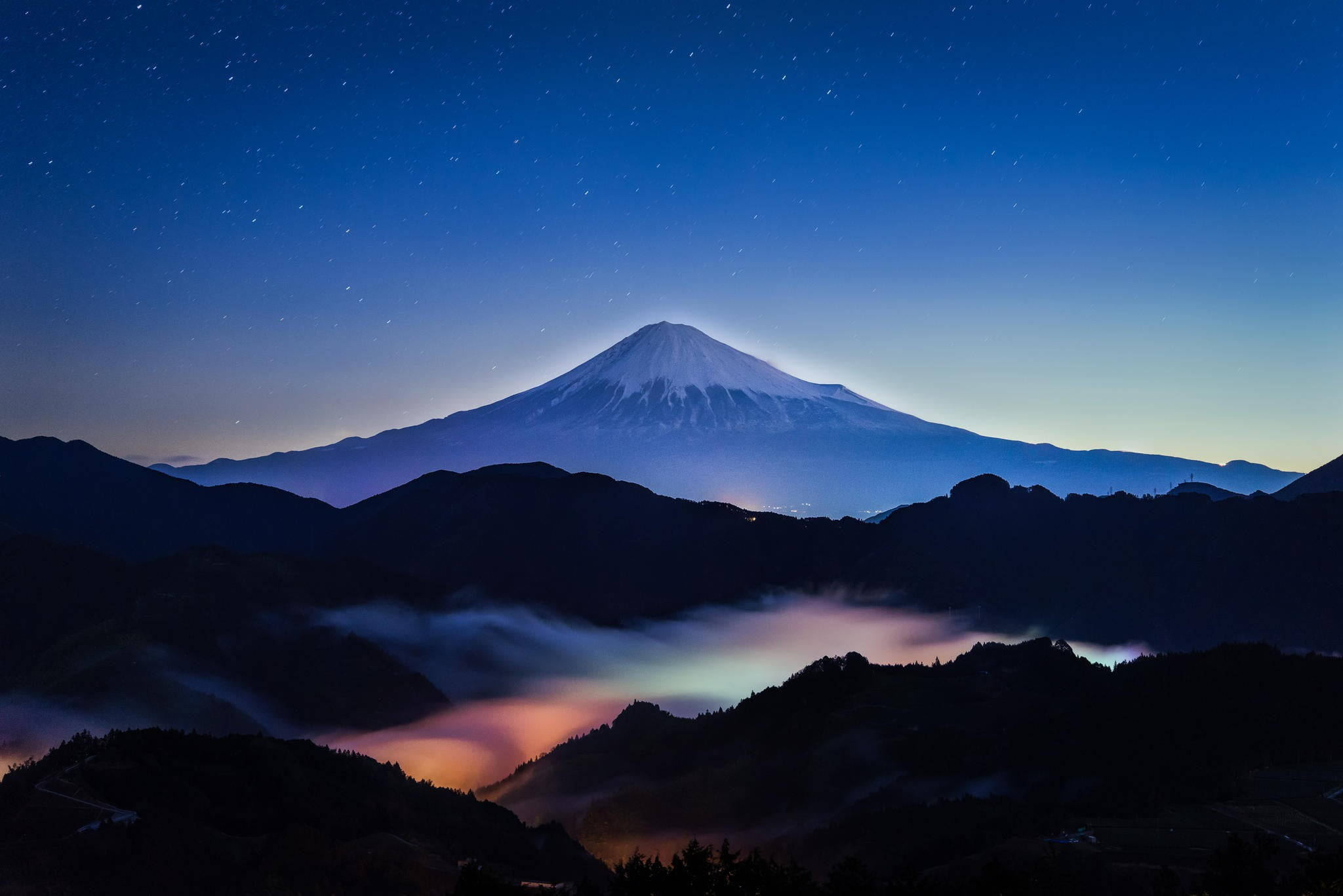 富士山 夜の4K 壁紙
