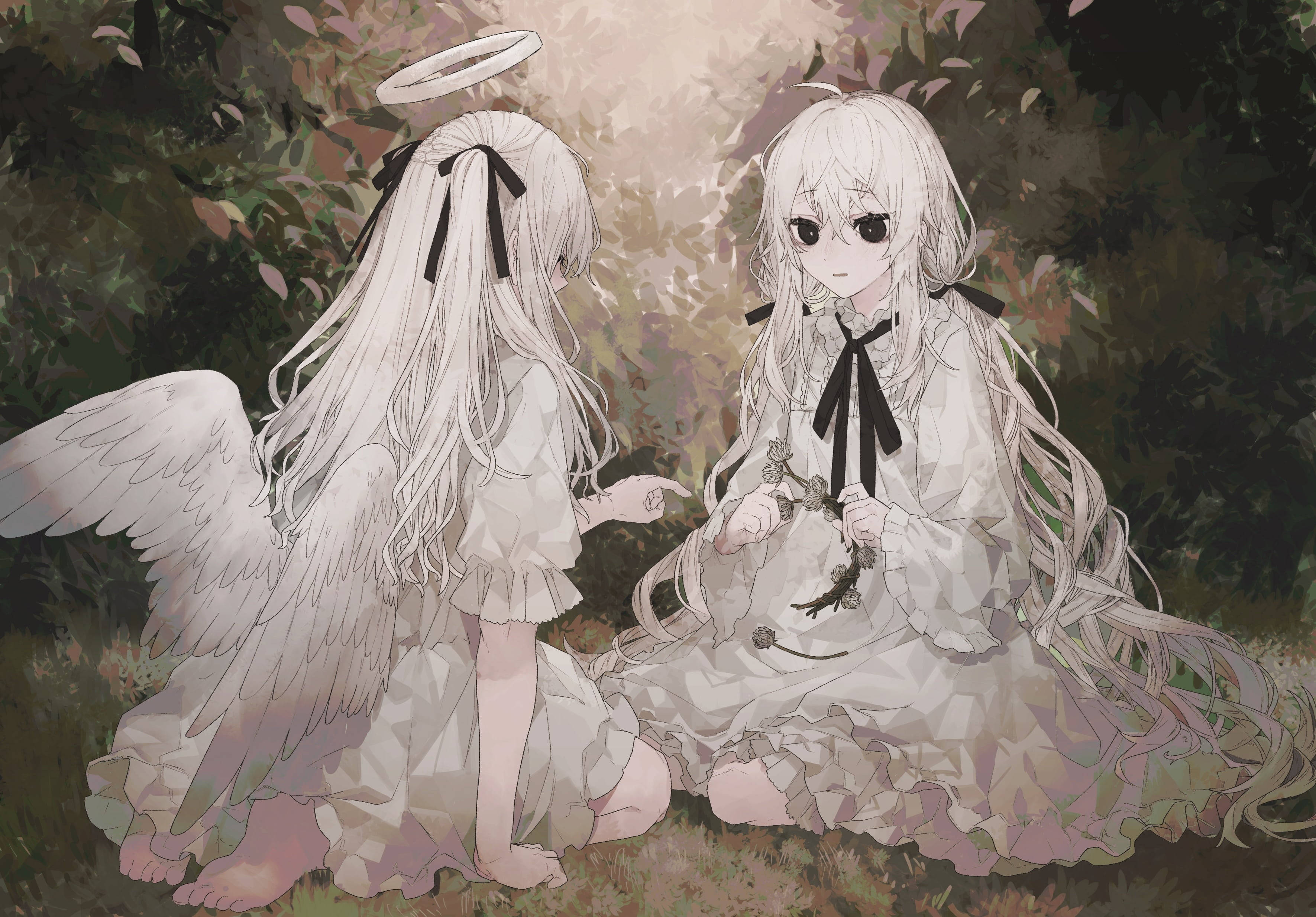 悲しげなアニメ少女 白黒 友達と一緒に 壁紙
