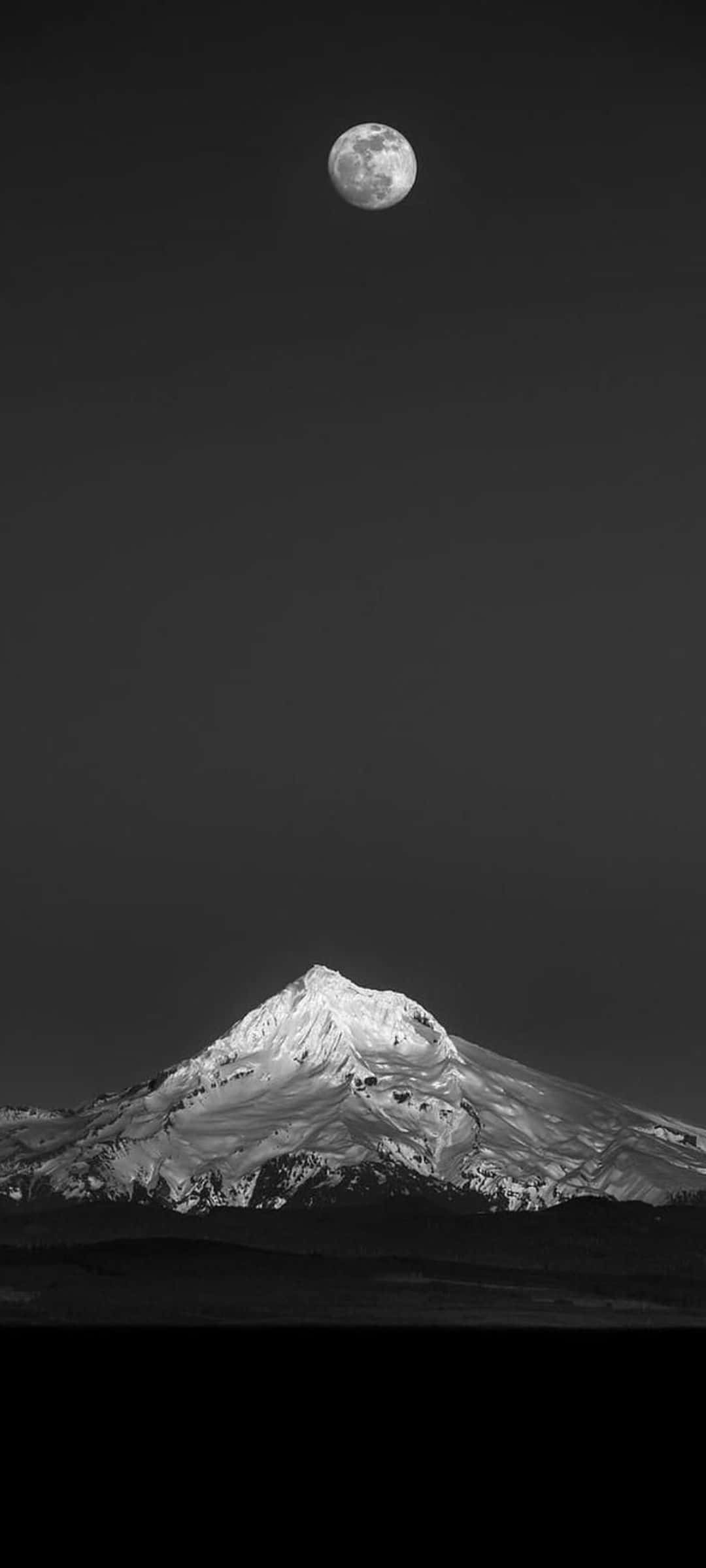 月明かりの山頂 壁紙