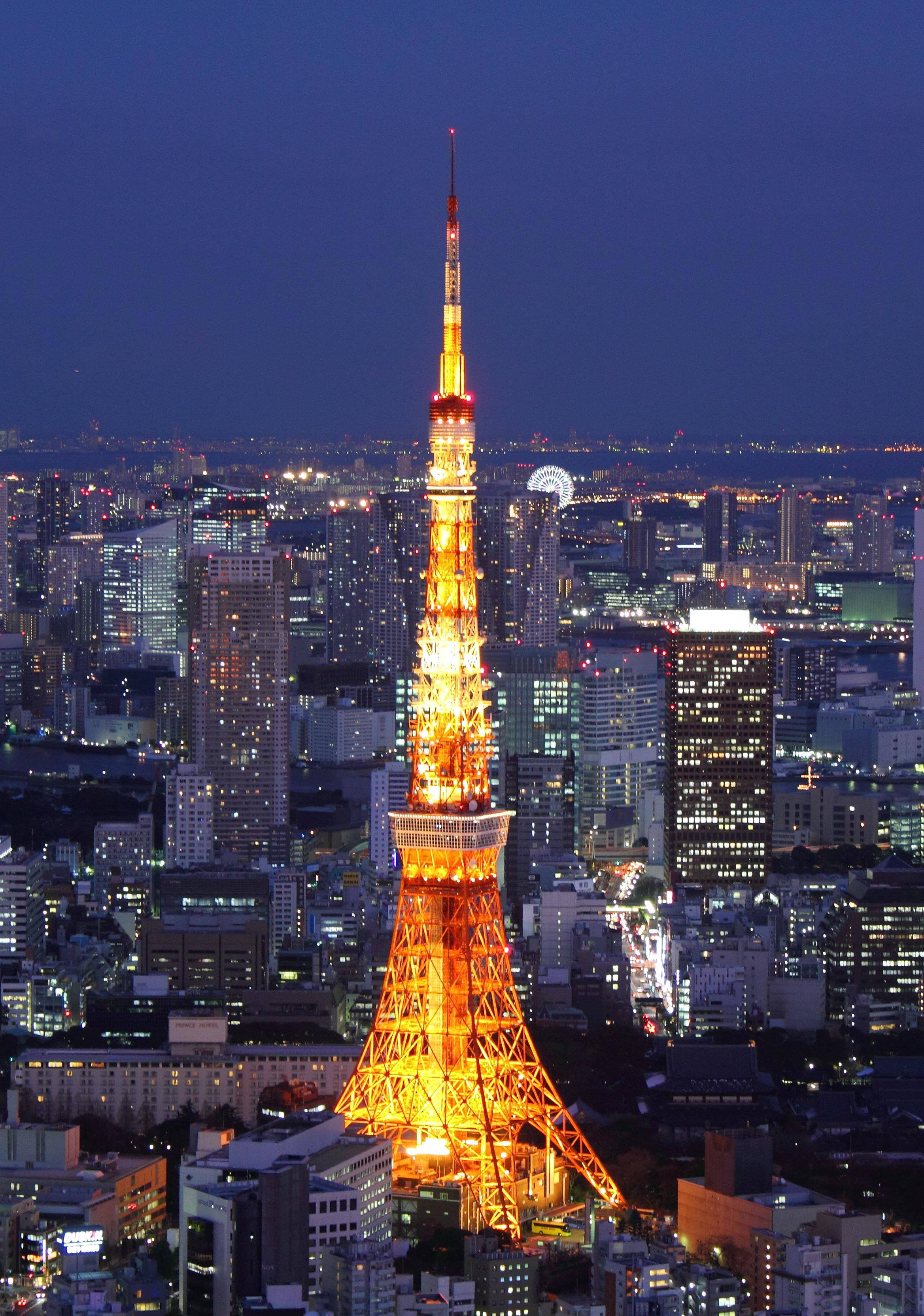 東京タワーと東京の街並み 壁紙