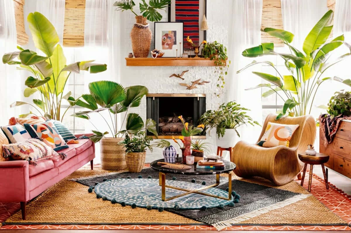 植物と家具がたくさんあるリビングルーム 壁紙