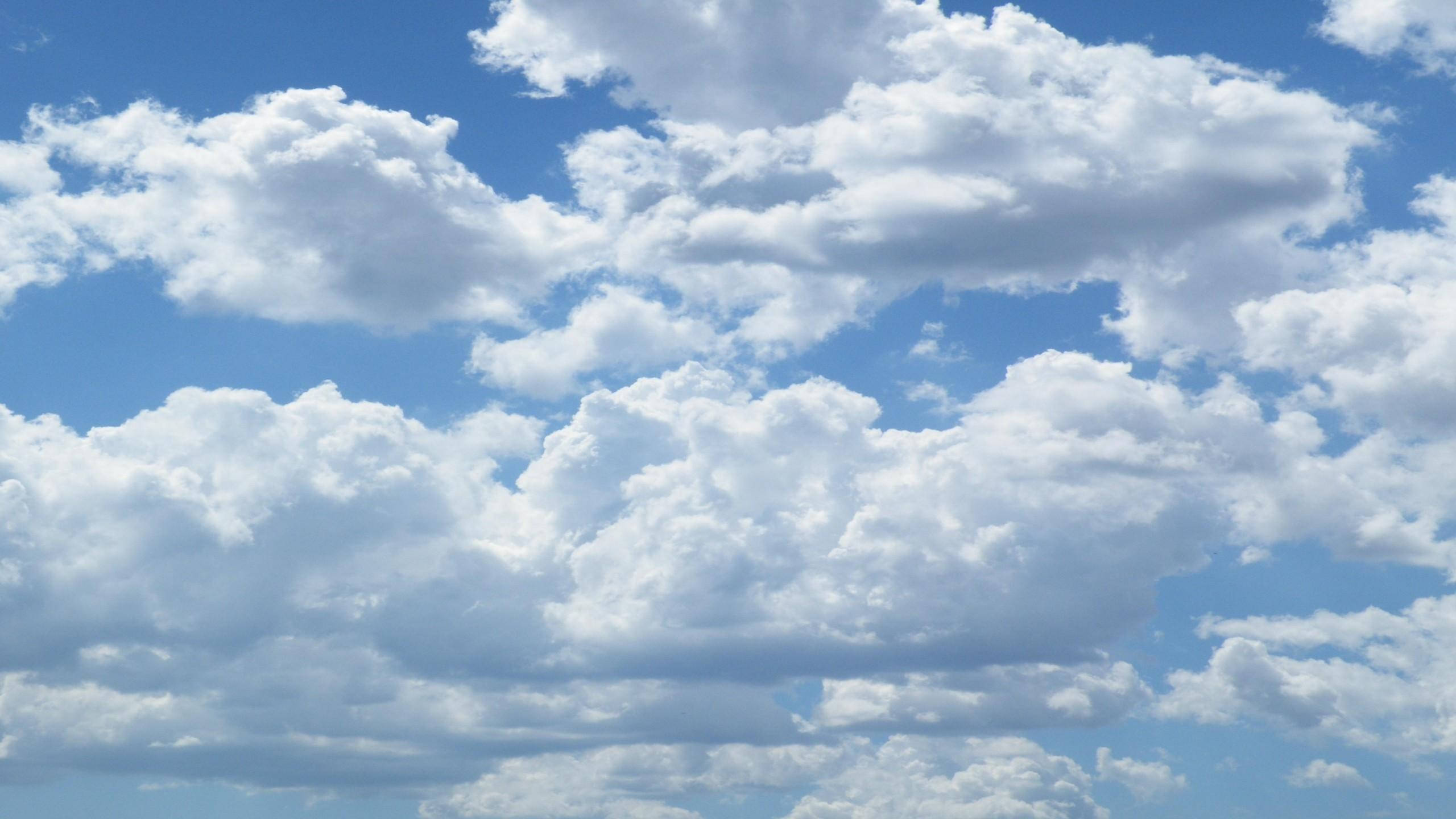 正午の美しい雲 壁紙