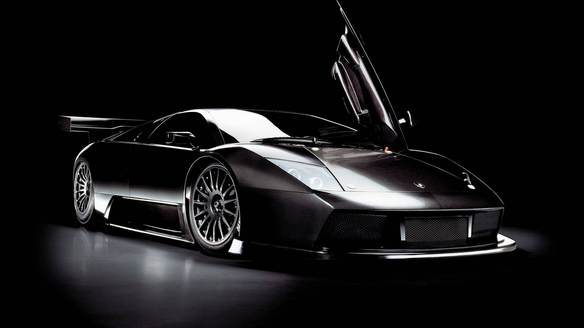 漆黒のランボルギーニ ムルシエラゴ - スポーツカー工学の傑作 壁紙