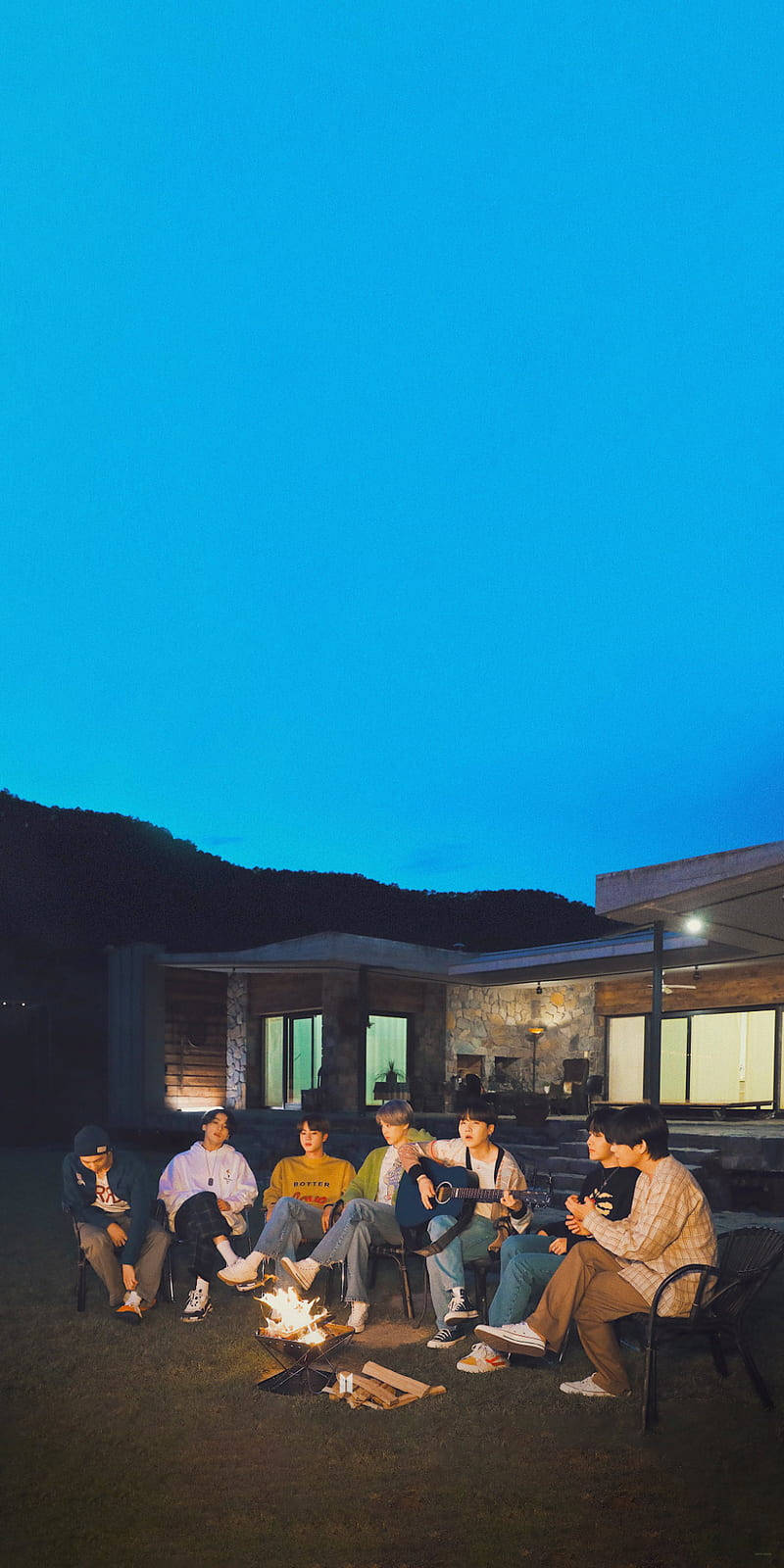 焚き火BTSかわいいエモい 壁紙