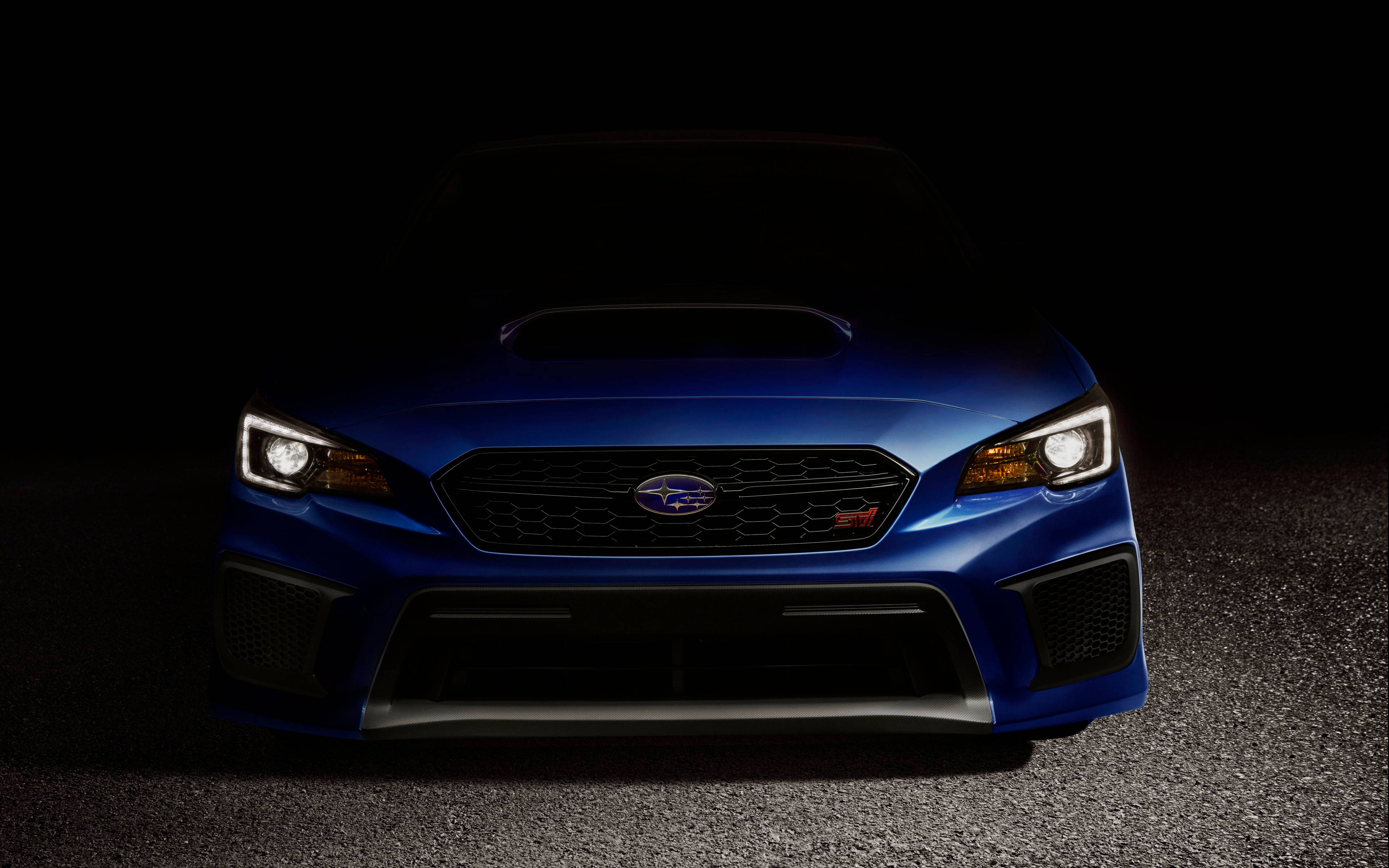 疾走するスバルWRX STIの圧巻4K画像 壁紙