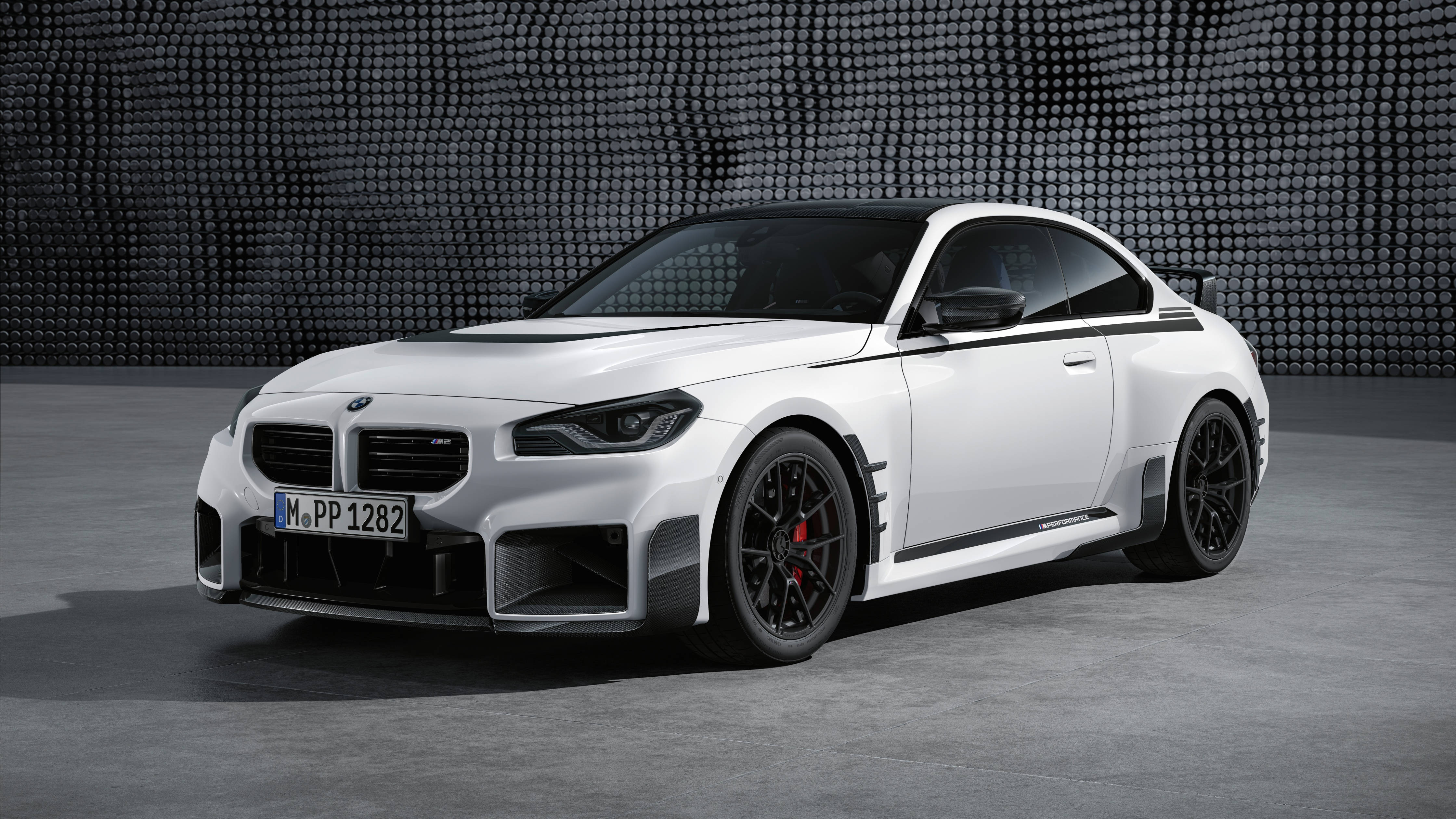 白いBMW M2 4K ラップトップ カー 壁紙