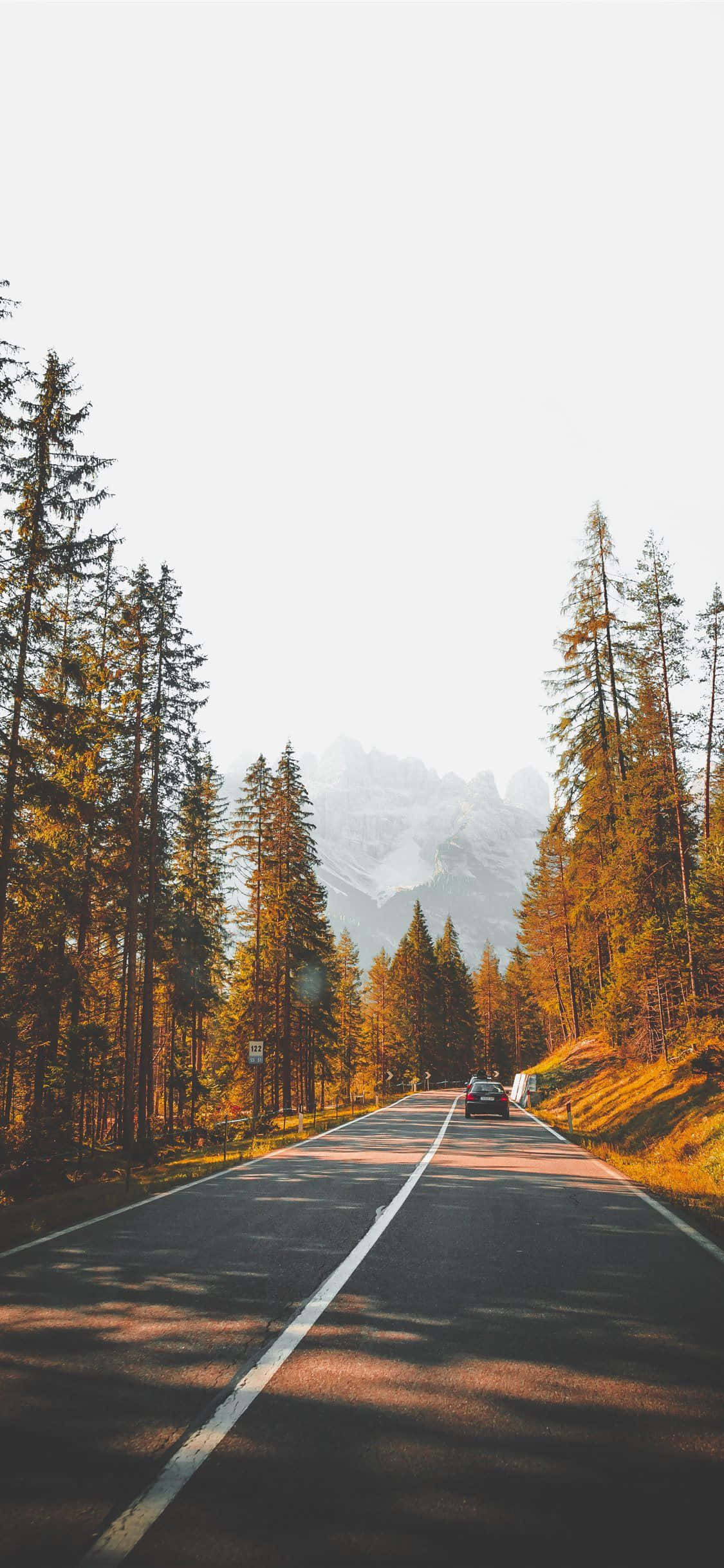 美的な秋の道路 屋外背景 壁紙