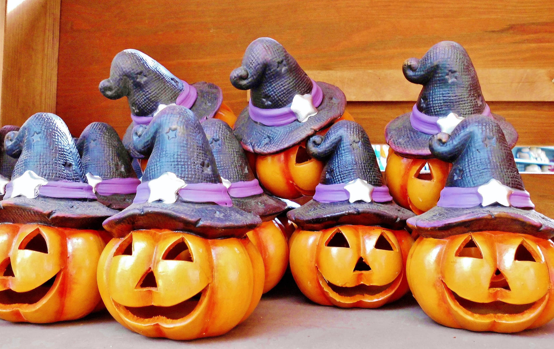 笑顔のカボチャフィギュア ハロウィンデスクトップ壁紙。