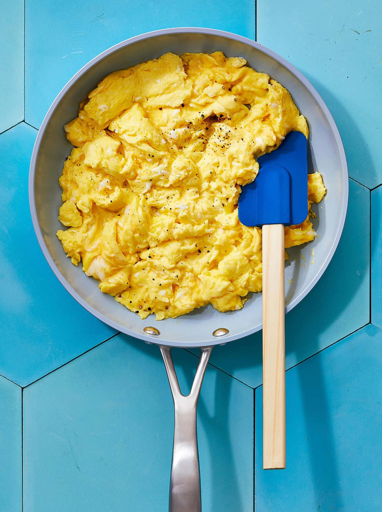 美味しいスクランブルエッグが朝を変える 壁紙