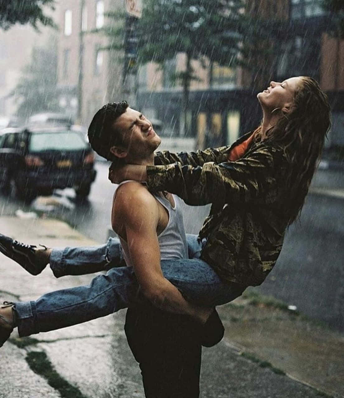 「雨がすべての悩みを洗い流し、私たちの愛を思い出させてくれますように」 壁紙