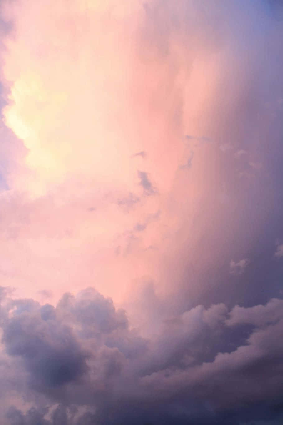 雲の上に浮かび、自分だけの美学を見つける 壁紙