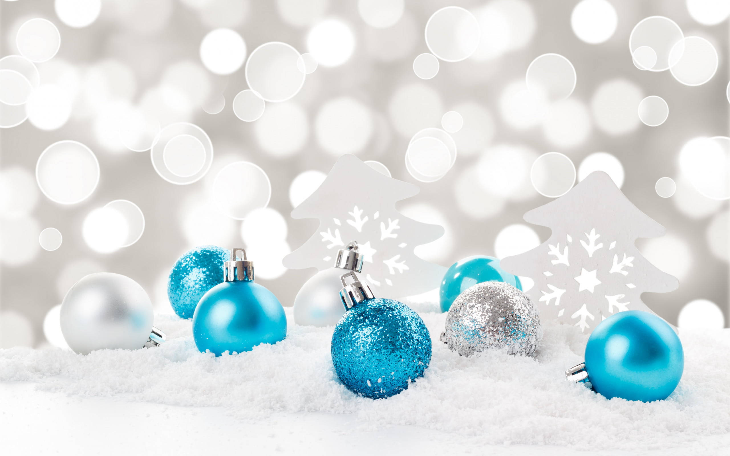 青と銀のクリスマスボール飾り 壁紙