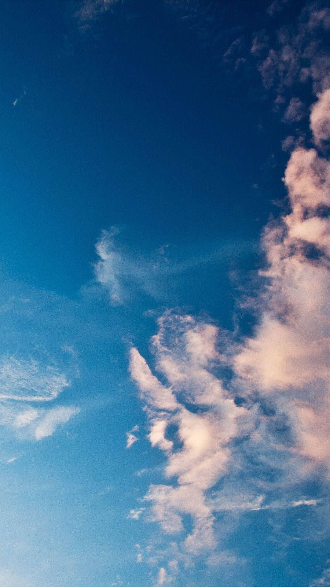 青空と柔らかな雲 壁紙