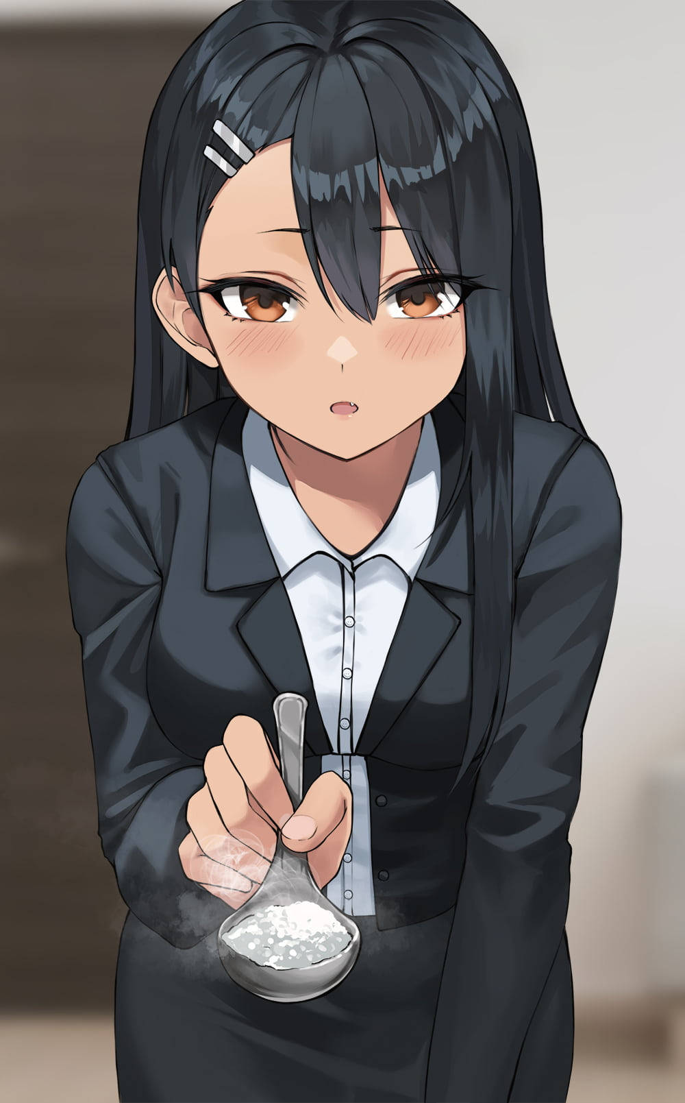 黒いスーツのナガトロ 壁紙