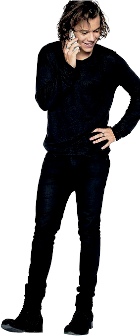 黒い服装で微笑む男性 壁紙